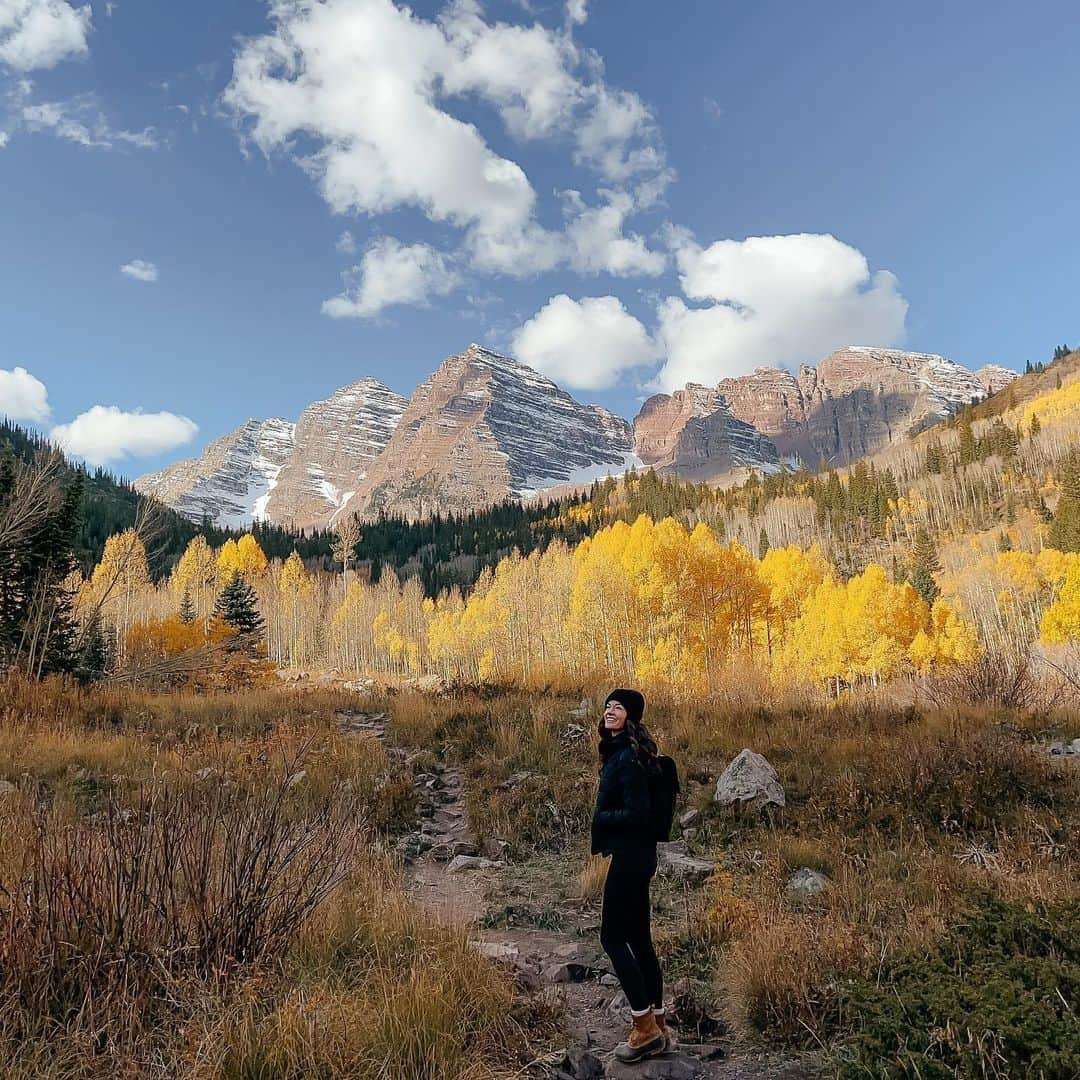 L.L.Beanのインスタグラム：「There's gold in - and all around - those hills. 🍁 🍂 #BeanOutsider (📸: @kayli.reagan)」