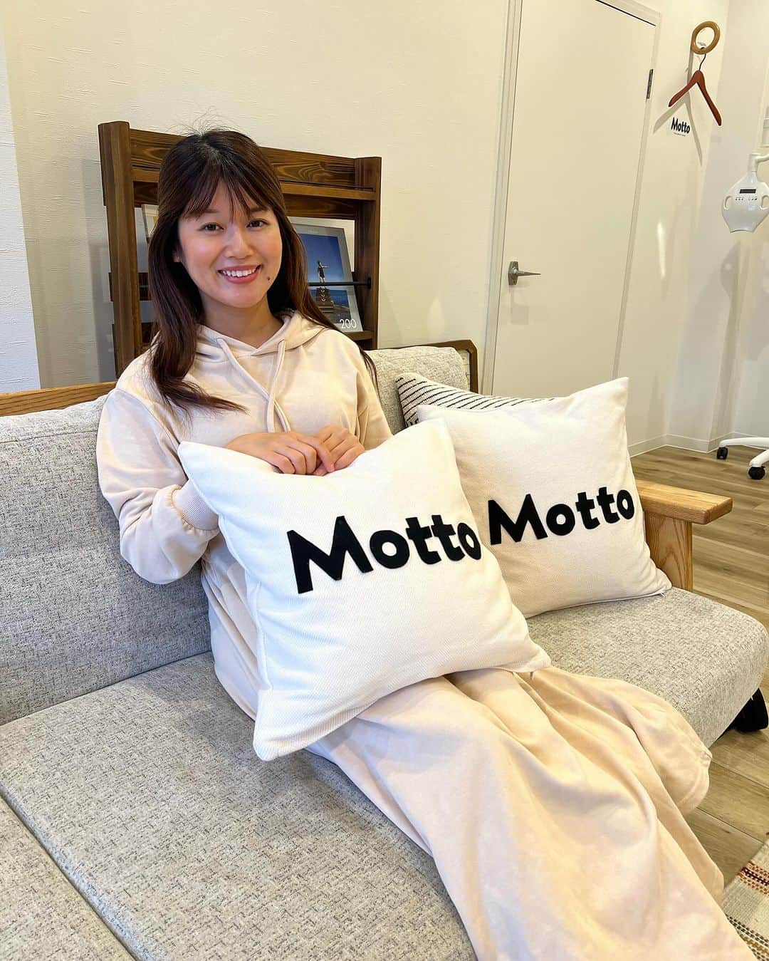 小林礼奈のインスタグラム：「小顔矯正しにMotto新潟店にいきました🐼🫶 あんまりエステ行った事なかったんだけど、 1回でわりと劇的変化したことに驚いた…😱  #motto新潟店」