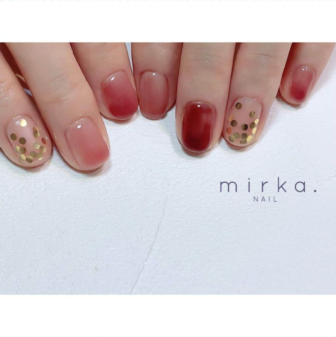 mirka. NAIL(ミルカネイル)さんのインスタグラム写真 - (mirka. NAIL(ミルカネイル)Instagram)「⁡ ⁡ ⁡ ゴールドをポイントに𓏸 ⁡ ⁡ ⁡ …………………………………………………………… ⁡ ご予約、お問い合わせは LINE ID⇒ @mirka.nail (@含む)まで。 ⁡ ご新規様はハイライトの「ご案内」と「ご予約方法」を必ずお読みいただいてからご予約くださいますようお願いいたします。 空き状況や詳細はLINEの投稿からご確認ください。 ⁡ ⁡ ⁡ ⁡ #mirkanail#nails#nail#nailart#naildesign #ショートネイル#ネイルアート#ネイルデザイン#ネイル#大人ネイル#シンプルネイル#オフィスネイル#ニュアンスネイル#ナチュラルネイル#カジュアルネイル#ショートネイルデザイン#美甲#秋ネイル#秋ネイル2023 #プライベートサロン#プライベートネイルサロン#東京ネイルサロン#東京ネイル#江東区ネイルサロン#森下#清澄白河 ⁡」11月13日 16時42分 - mirka.nail