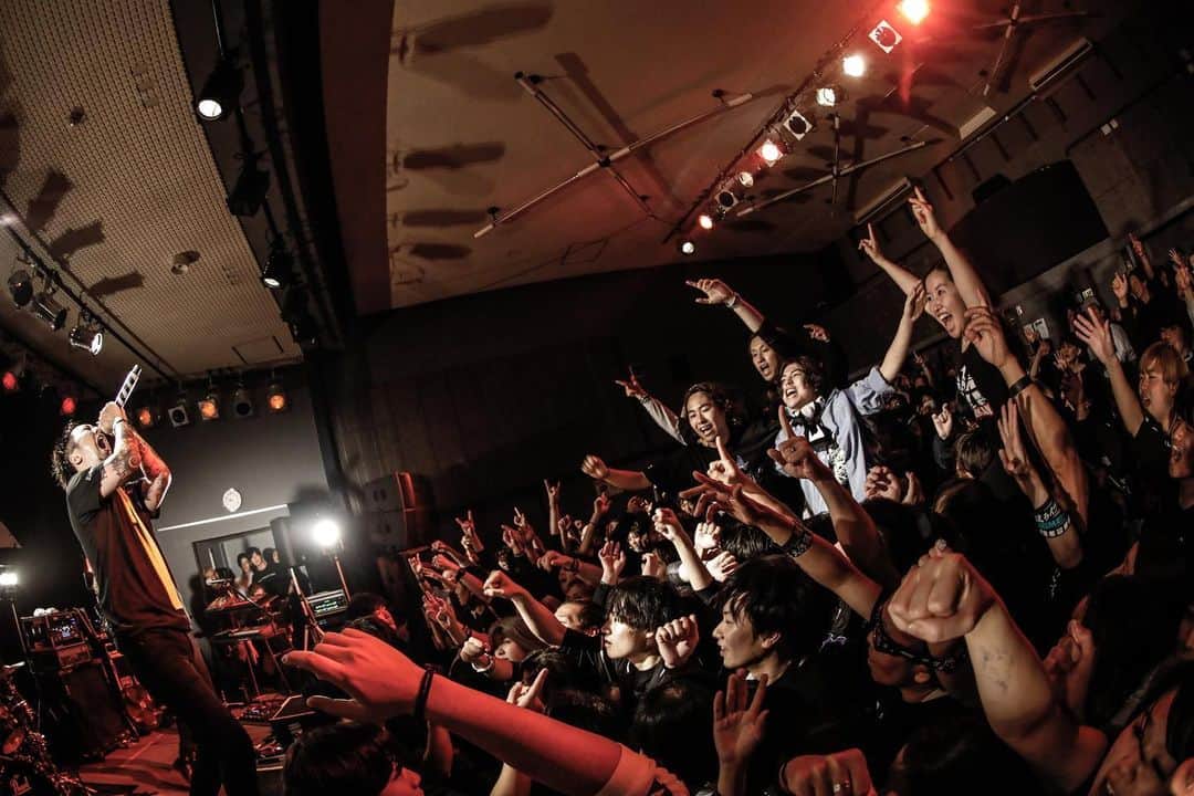 MAH さんのインスタグラム写真 - (MAH Instagram)「SiM “PLAYDEAD” WORLD TOUR SEASON 1 in 🇯🇵 Day 9 at MUSIC SHOWA SESSION Yamagata.  #SiM #PLAYDEAD #Paledusk  📷 @koheisuzukiphoto」11月13日 16時48分 - mahfromsim