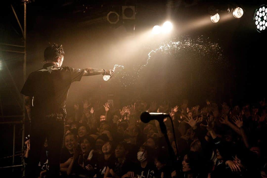 MAH さんのインスタグラム写真 - (MAH Instagram)「SiM “PLAYDEAD” WORLD TOUR SEASON 1 in 🇯🇵 Day 10 at Hip Shot Japan Koriyama, Fukushima.  #SiM #PLAYDEAD #Paledusk  📷 @koheisuzukiphoto」11月13日 16時48分 - mahfromsim