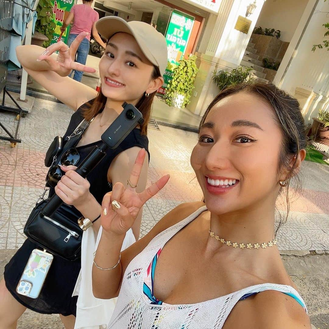 MAIMAIさんのインスタグラム写真 - (MAIMAIInstagram)「YouTube upしましたぁ✨6年ぶりのベトナムトリップ❣️ Da Nang trip day 1 !Check out my YouTube!🏄‍♀️❤️ 東洋のハワイ！ベトナムダナン！🇻🇳 今回はHIS秋割ツアーでお得に行ってきました！✈️🍂 @his_japan  空港からホテルまでの送迎もあってスムーズな旅最高💕 初日から波も大当たり🏄‍♀️！✨ @surfshackdanang にガイドしてもらいました✨ 常夏ダナンのワイルドな波にびっくり😂💕 是非見てください🥰💕  撮影に使っているinsta360カメラ本日からブラックフライデーSALE開始！✨ 狙っていた方は是非🥰❤️ 11/13-12/3  @insta360_jp  @insta360   #his_japan2023  #his_japan  #まいまいですやん  #ベトナムダナン」11月13日 16時55分 - maimaidesuyan