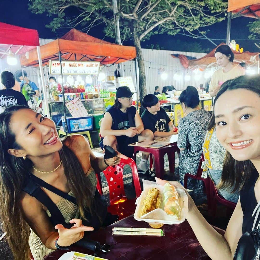 MAIMAIさんのインスタグラム写真 - (MAIMAIInstagram)「YouTube upしましたぁ✨6年ぶりのベトナムトリップ❣️ Da Nang trip day 1 !Check out my YouTube!🏄‍♀️❤️ 東洋のハワイ！ベトナムダナン！🇻🇳 今回はHIS秋割ツアーでお得に行ってきました！✈️🍂 @his_japan  空港からホテルまでの送迎もあってスムーズな旅最高💕 初日から波も大当たり🏄‍♀️！✨ @surfshackdanang にガイドしてもらいました✨ 常夏ダナンのワイルドな波にびっくり😂💕 是非見てください🥰💕  撮影に使っているinsta360カメラ本日からブラックフライデーSALE開始！✨ 狙っていた方は是非🥰❤️ 11/13-12/3  @insta360_jp  @insta360   #his_japan2023  #his_japan  #まいまいですやん  #ベトナムダナン」11月13日 16時55分 - maimaidesuyan