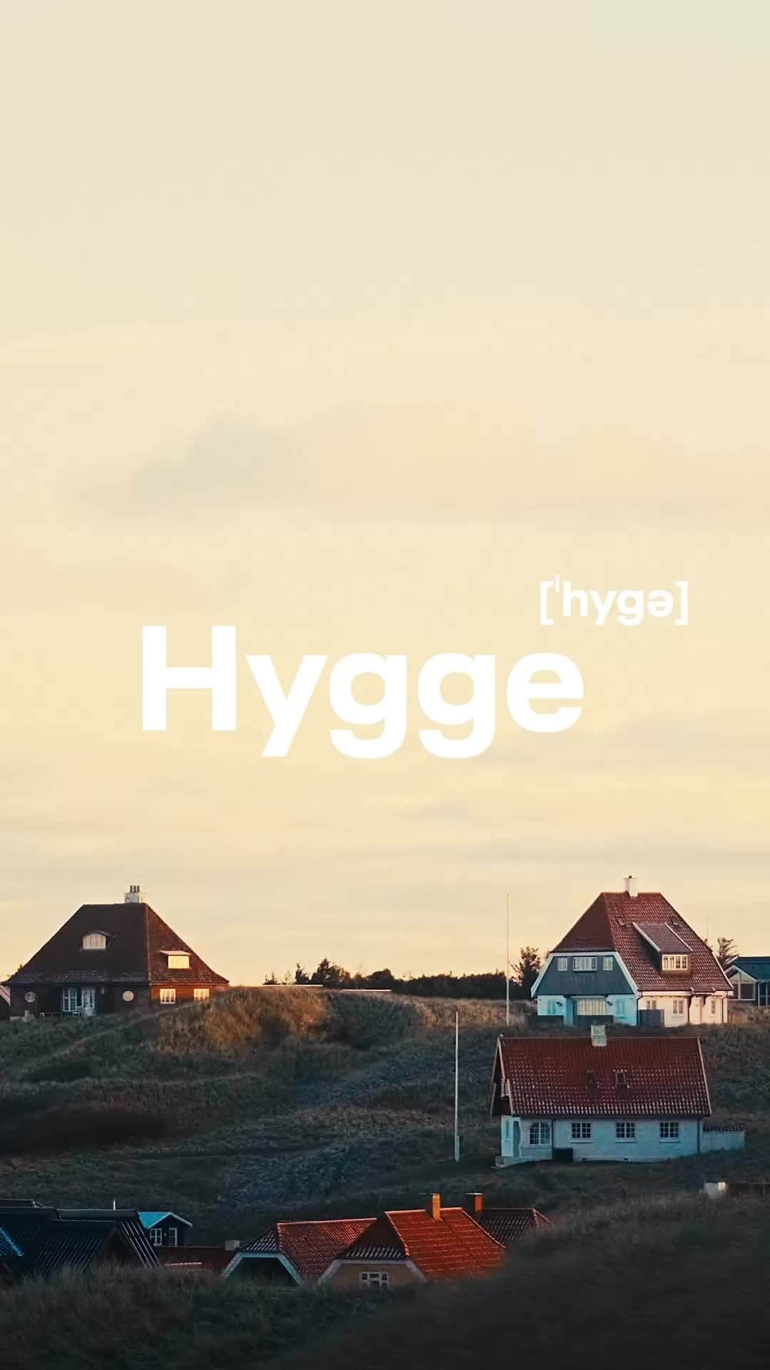 ルフトハンザのインスタグラム：「Hygge [ˈhykə]: A feeling, a comfort, a cozy way of life. The people of Denmark have embraced Hygge as a true way to come together, focus on simplicity, and be present throughout everyday life. No wonder they are some of the happiest people in the world.   #CPH #LHFeelsLikeHome #Lufthansa」