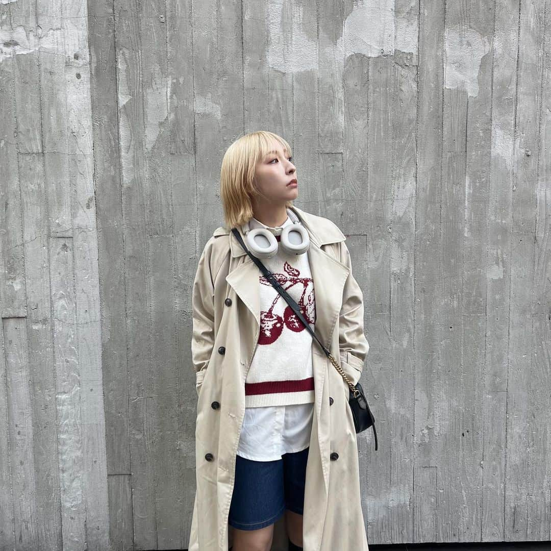 緒方もものインスタグラム：「このさくらんぼ🍒のベスト可愛くて一目惚れしたっ🥰  韓国アイドルみたいなお洋服がたくさんあってめっちゃ可愛いの🥺  @shopcider_jp  なんだけど スペシャルセール開催中だから是非見てみてほしいっ✨  最大70％OFFだって🤤  個性的なお洋服も沢山あるからほんまにおすすめ🍑  #cider #ootd #사이다 #오오티디」