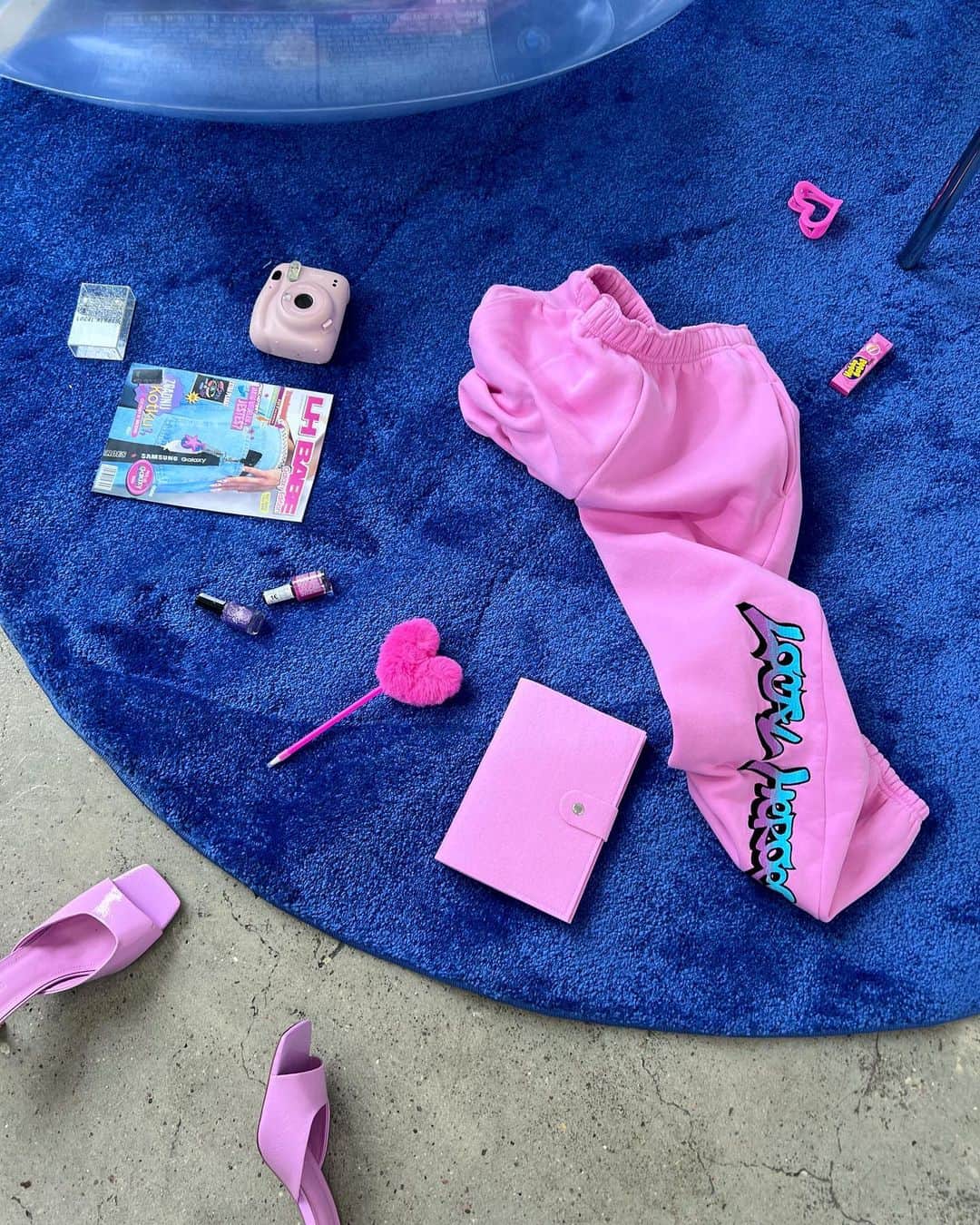LOCAL HEROESのインスタグラム：「messy 🎀💗🩰👛🌸」