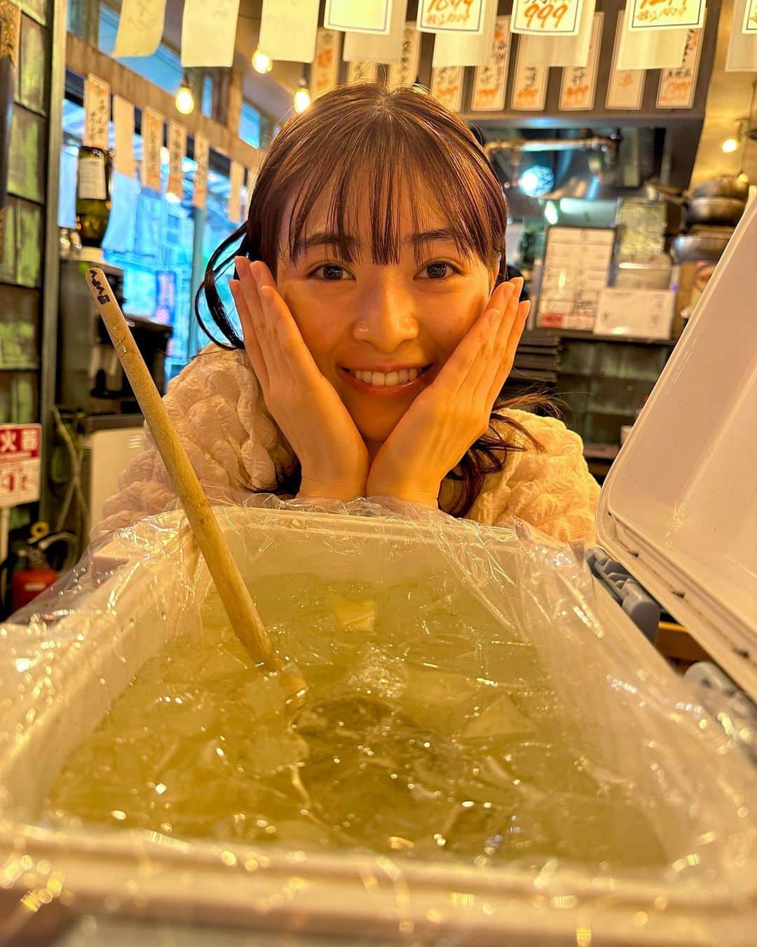 優希美青さんのインスタグラム写真 - (優希美青Instagram)「北海道の美味しいお酒と 最近ハマってるクーラーボックスのお酒🍻  #北海道 #ビール #ガリサワー」11月13日 17時34分 - mio_yuki