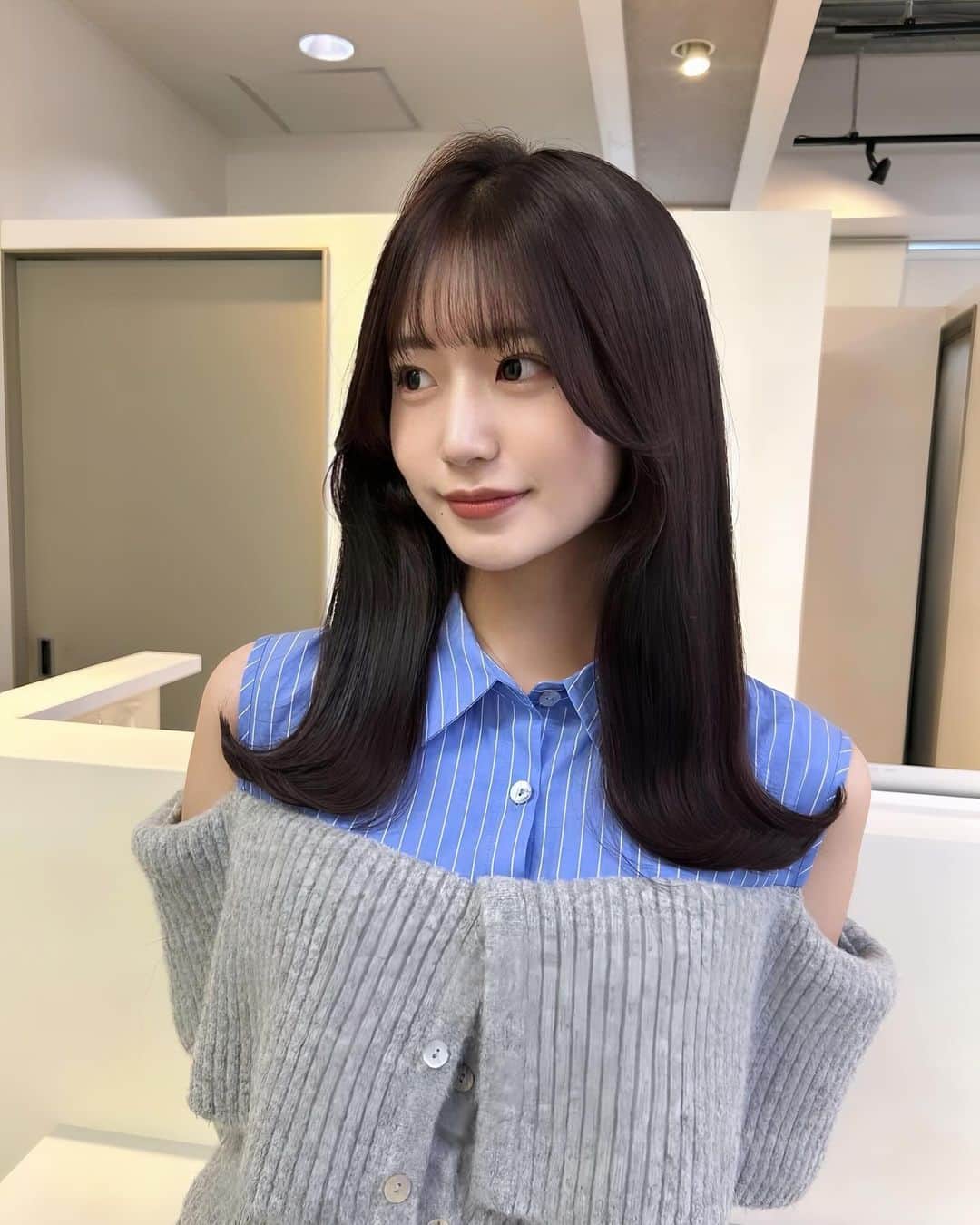 のインスタグラム：「 ︎︎  ︎︎ @izumindayon お初いずみさん✂︎ とっても可愛いくして頂いた🥹✨️ ラベンダーカラーにしてもらた🍇♡  #elin  #福岡美容室」