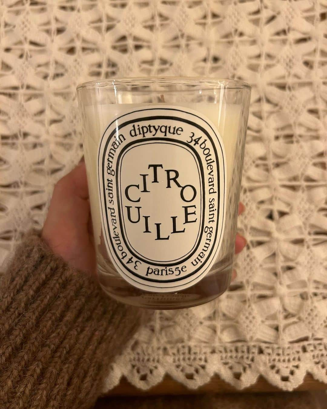 柴田紗希さんのインスタグラム写真 - (柴田紗希Instagram)「@diptyque  ヨーロッパを旅してから🕯️がもっとすき ちょっと甘めな香りクリスマスやし🎄」11月13日 17時42分 - shibasaaki