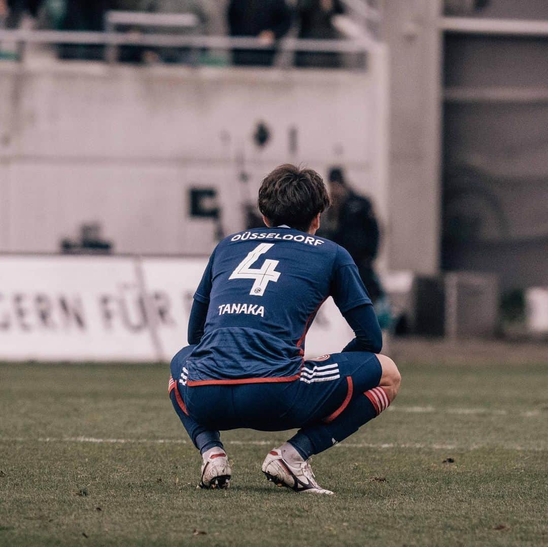 フォルトゥナ・デュッセルドルフさんのインスタグラム写真 - (フォルトゥナ・デュッセルドルフInstagram)「Kopf hoch, Fortuna. Wir kommen wieder! 👊 • • #f95 #fortuna #SGFF95 #2Bundesliga」11月13日 17時43分 - f95