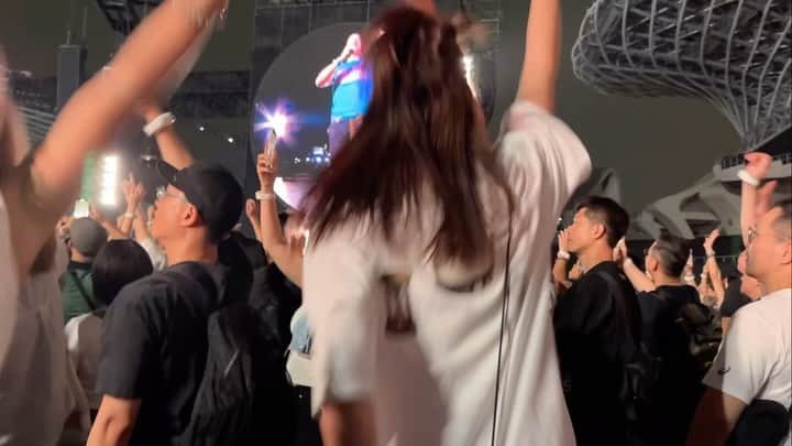 アンバー・アンのインスタグラム：「好幽默😂😂😂😂😂」