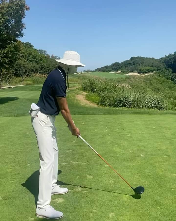 イ・ジョンシンのインスタグラム：「올해의 #Golf 물론 잘친것들만. 취미가 있다는건 참 좋은거같아요🥹」