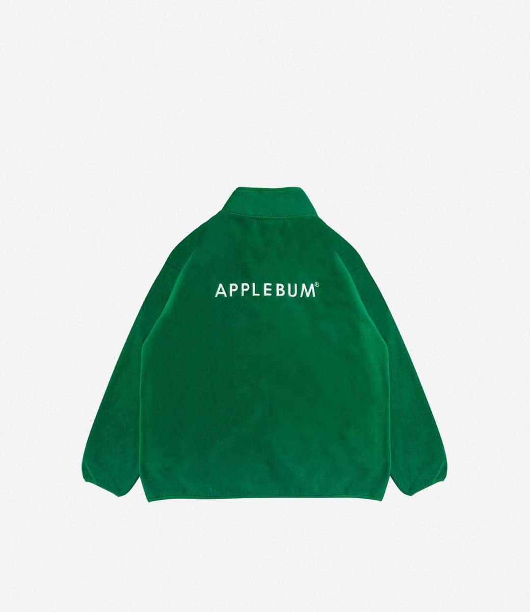 アップルバムのインスタグラム：「季節の変わり目にぴったりなフリースジャケット。 簡単に羽織れ、どんなスタイルにも取り入れやすいシンプルなデザインに仕上げました。 今年の秋冬の気候にはぴったりなアイテム。  #applebum」