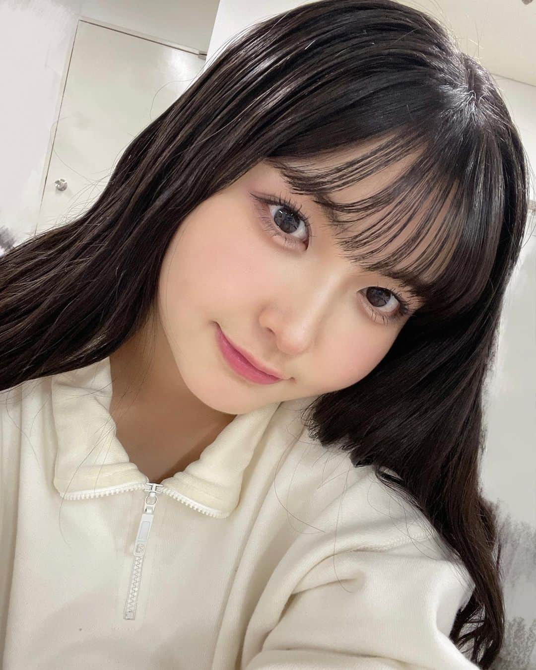 岡村美波さんのインスタグラム写真 - (岡村美波Instagram)「♡  今日は休演日😴💓  みんなはお休みの日なにしてるの〜？  #ビヨスパイ #beyooooonds #雨ノ森川海  #岡村美波 #みいみ」11月13日 17時52分 - minami_okamura.official