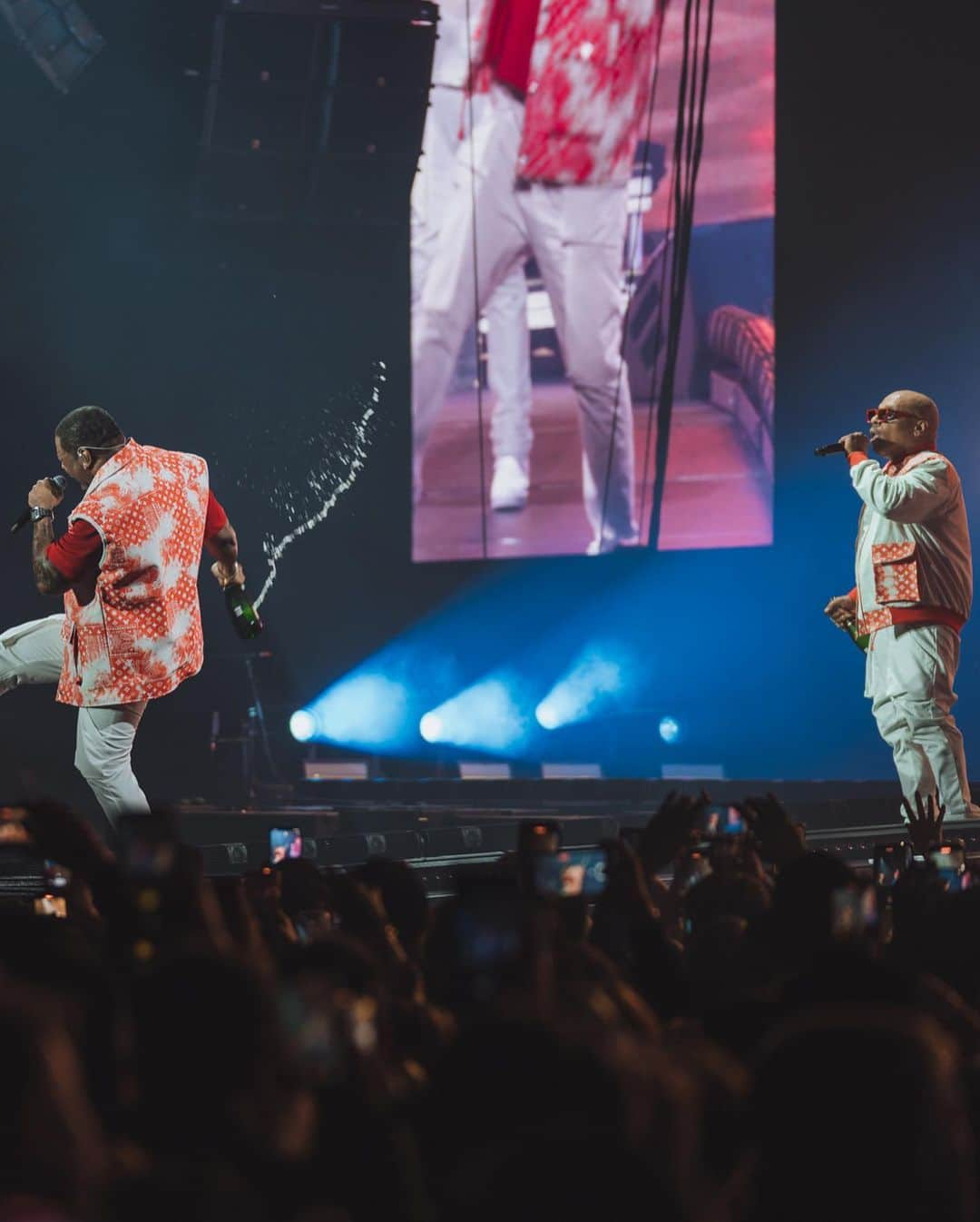 バスタ・ライムスさんのインスタグラム写真 - (バスタ・ライムスInstagram)「BIRMINGHAM, ENGLAND WAS UNBELIEVABLE!!! WE AIN'T NEVER STOPPIN' ESPECIALLY BECAUSE THE BLESSINGS AIN'T STOPPIN'!!! THANK Y'ALL SO MUCH FOR THE INCREDIBLE ENERGY!! #THEFINALLAPTOUR Drip Designed by @touredesigns & The 🐉 📸 by @jo_lenz & @fordofilmz  BRAND NEW ALBUM #BLOCKBUSTA DROPPIN' 11.24.23 BRAND NEW BANGER #OK FT. @thuggerthugger1 OUT NOW EVERYWHERE!! CLICK LINK IN BIO‼️‼️‼️‼️」11月13日 18時00分 - bustarhymes