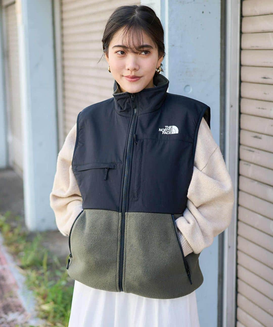 のインスタグラム：「-THE NORTH FACEのヘリテージモデルであるデナリジャケットのベスト型モデル-  アウターとしてもコートの中のインナーベストとしても着回しが効くアイテムです。 アウトドアなスタイルにはもちろん、日常のカジュアルコーディネートにも合わせやすいデザイン。  THE NORTH FACE Denali Vest 問い合わせNo.1158207300086 価格:¥19,250(tax in)  カラー:ブラック/オリーブ サイズ:XS/S  ▶︎画像をタップして商品情報をチェック！  ≪開催中のキャンペーン≫ サイトリニューアルを記念して、お得なキャンペーンを多数開催中🔥 ▶詳細はTOPページ( @freaksstore_official )のURLからNewsをご覧ください。  ｰ ｰ ｰ ｰ ｰ ｰ ｰ ｰ ｰ ｰ ｰ ｰ ｰ ｰ ｰ ｰ ｰ ｰ ｰ ｰ ｰ ｰ ｰ ｰ ｰ ｰ ｰ ｰ ｰ ｰ ｰ ｰ ｰ ｰ ｰ @daytona_park FREAK'S STORE,PUBLUX,Freada,Vitamix等のファッションからライフスタイルまで幅広いブランドを取り扱うモールです。 ｰ ｰ ｰ ｰ ｰ ｰ ｰ ｰ ｰ ｰ ｰ ｰ ｰ ｰ ｰ ｰ ｰ ｰ ｰ ｰ ｰ ｰ ｰ ｰ ｰ ｰ ｰ ｰ ｰ ｰ ｰ ｰ ｰ ｰ ｰ  #freaksstore #フリークスストア #freaksstore23fw #freaksstoreofficial #freaksstore_women」