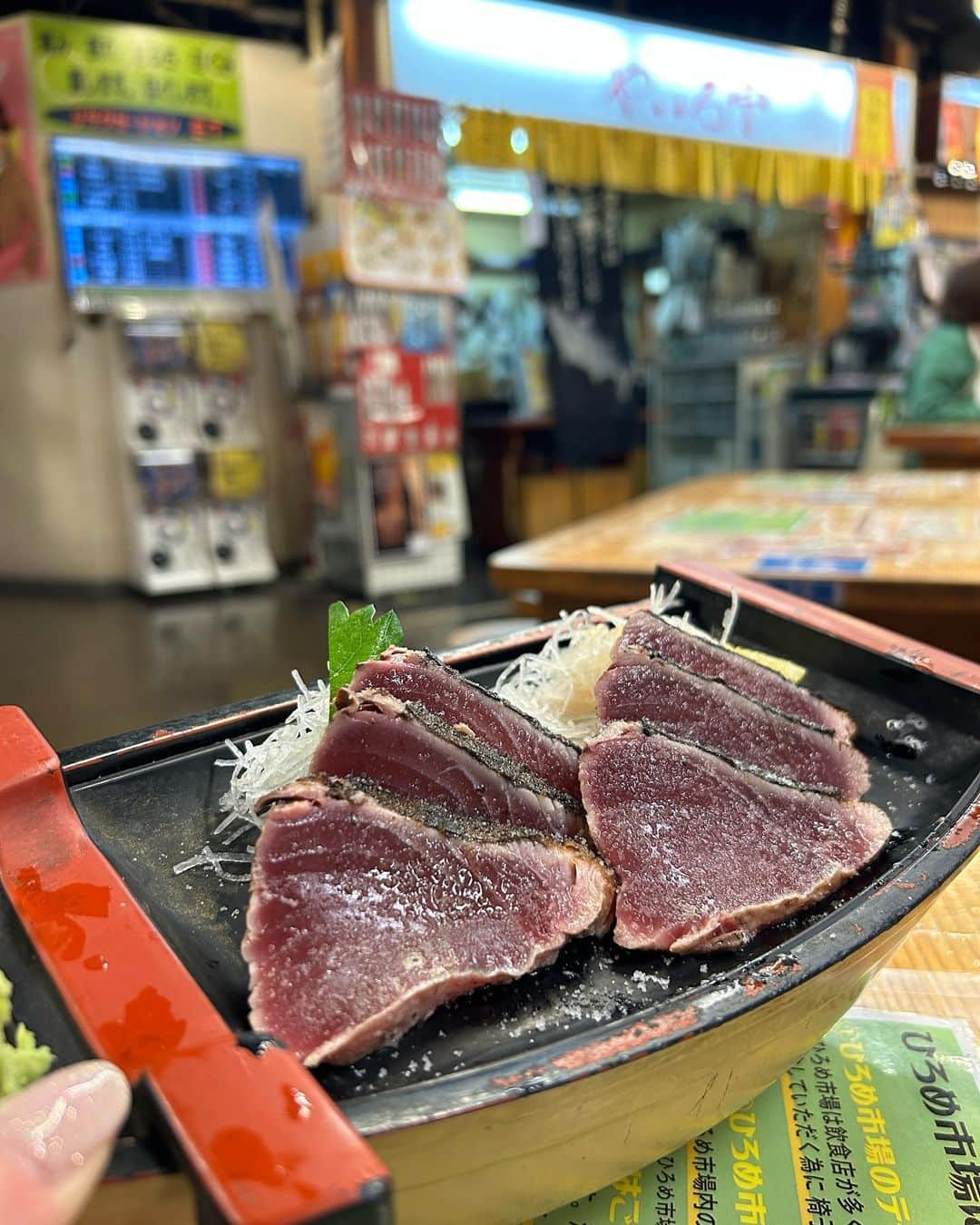 渚志帆さんのインスタグラム写真 - (渚志帆Instagram)「本場の鰹のタタキは一味違って 神がかっていました🐟💫  タンパク質摂取💪💪」11月13日 20時00分 - totsuka_ruu