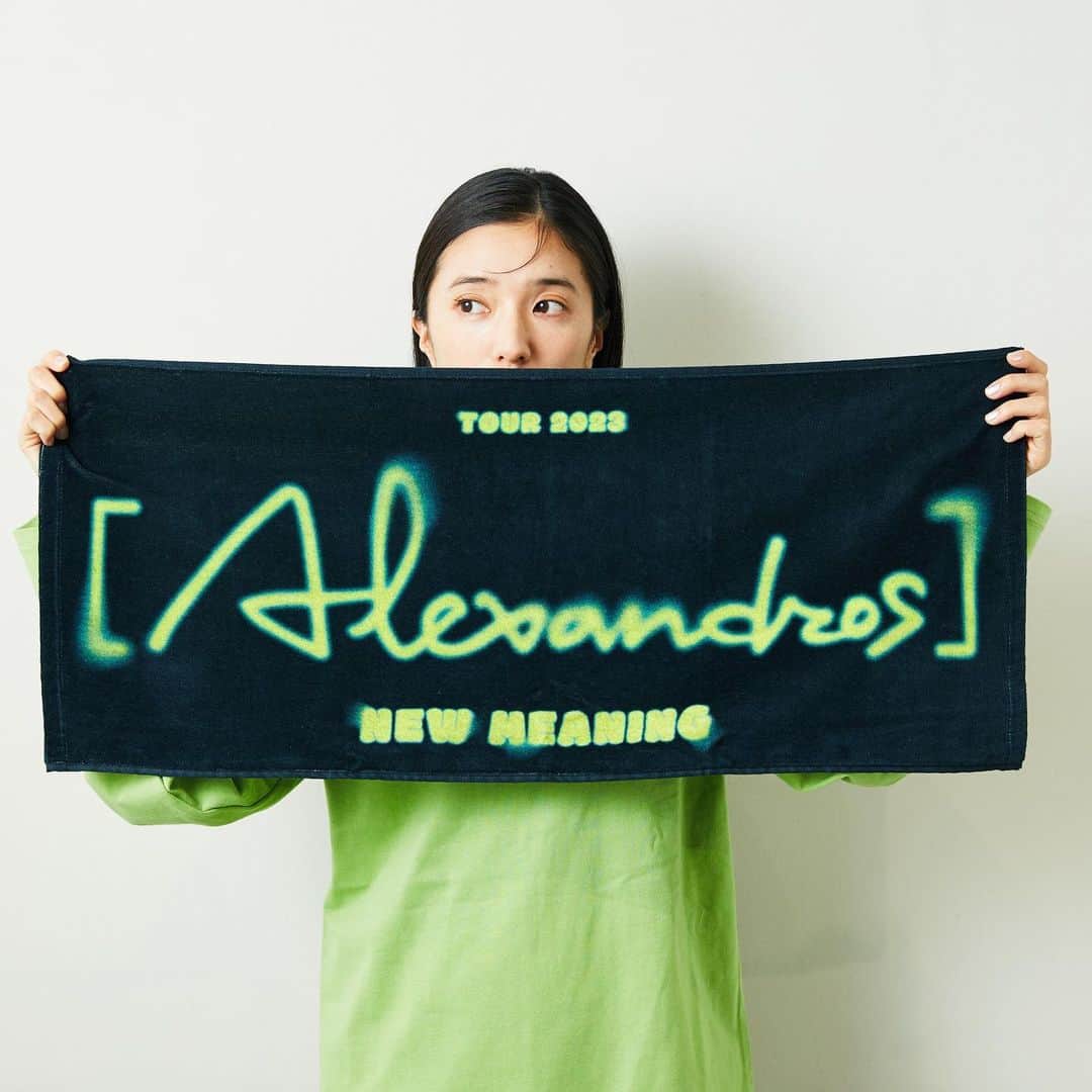 [ALEXANDROS]さんのインスタグラム写真 - ([ALEXANDROS]Instagram)「. NEW MEANING TOUR 2023グッズ公開しました。 明後日からのツアー、お楽しみに。  https://alexandros.jp/contents/689917  #アレキサンドロス #NEWMEANINGTOUR2023」11月13日 18時30分 - alexandros_official_insta