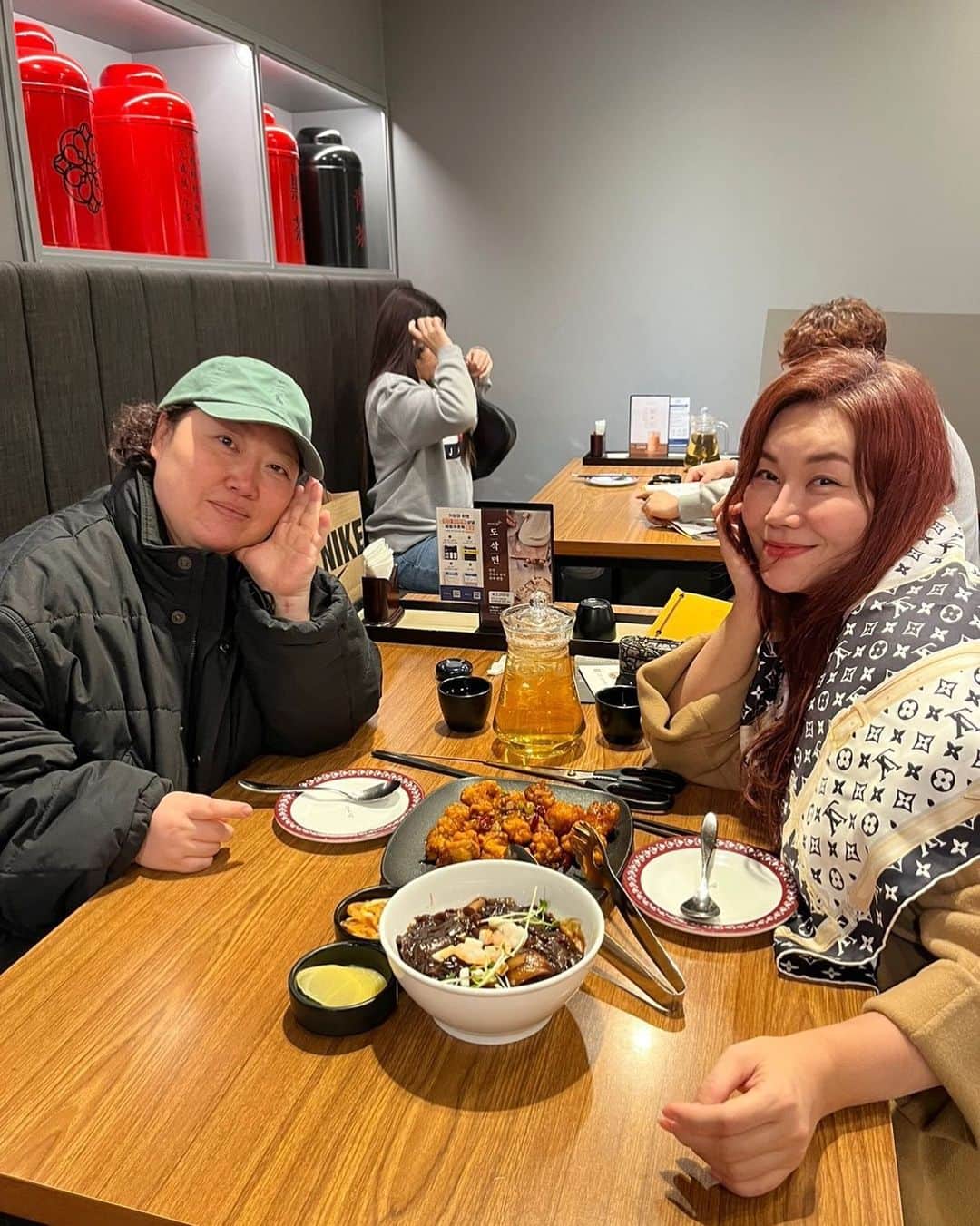 パク・ジュンミョンのインスタグラム：「마담떼나르디에 조촐한 회식!」