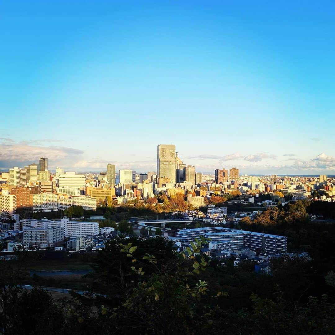 THE WESTIN SENDAI｜ウェスティンホテル仙台のインスタグラム：「仙台城址から杜の都 仙台を一望できます。  #ウェスティン #仙台 #ウェスティンホテル仙台 #ウェスティン仙台 #仙台旅行 #旅行  #westin #sendai #westinsendai #japan #marriott」