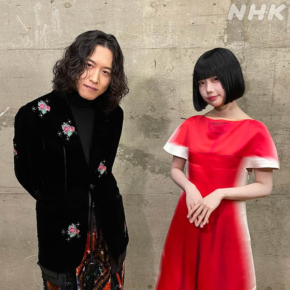 NHK「シブヤノオト」さんのインスタグラム写真 - (NHK「シブヤノオト」Instagram)「❤️紅白歌合戦🤍  出場歌手発表会見の舞台裏で激写📸  ❤️‍🔥#ano & #キタニタツヤ👁️  #Venue101  #NHK紅白」11月13日 18時30分 - nhk_venue101