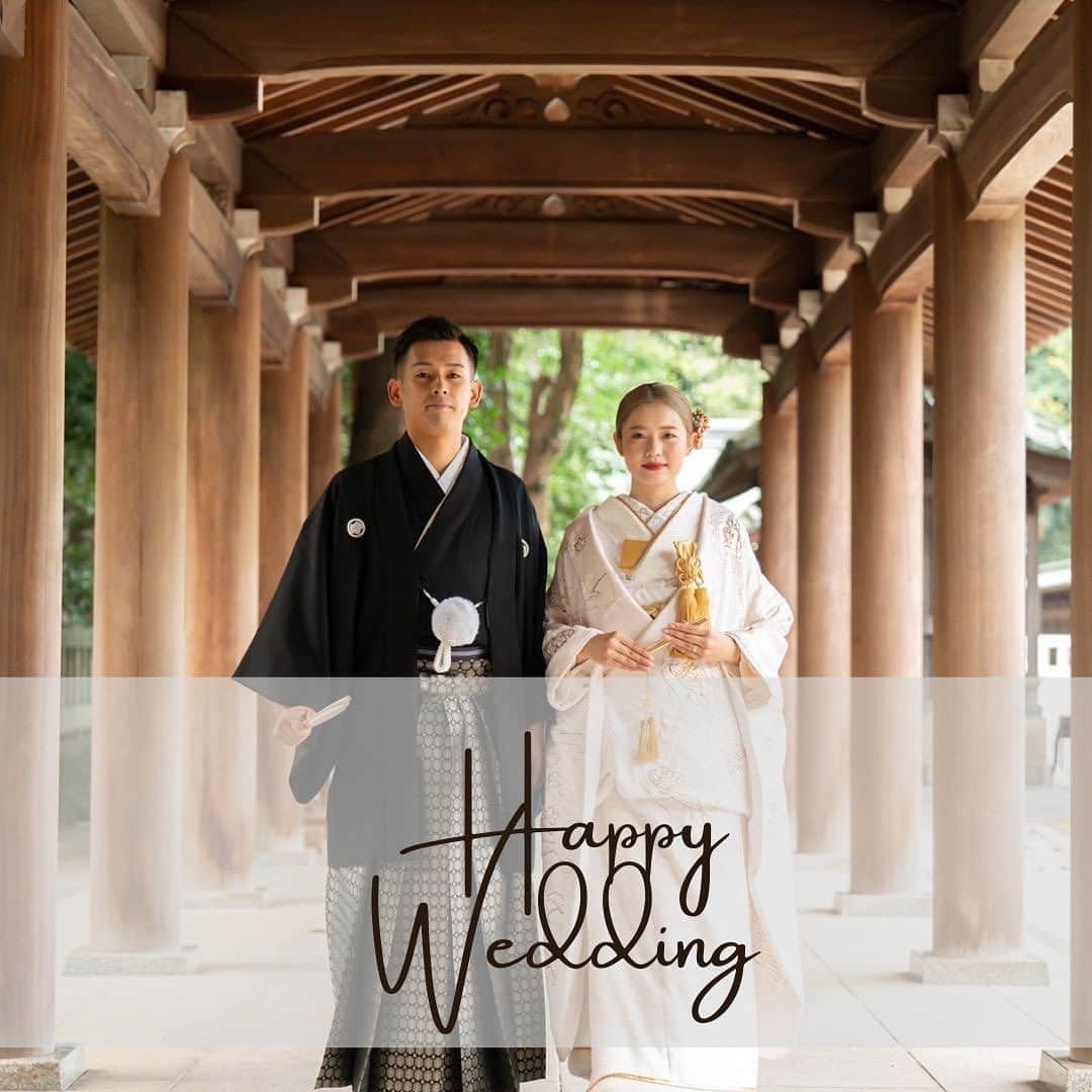 fino_wedding【フィーノ公式】のインスタグラム：「【卒花レポート】  @mishima_plaza_hotel_the_morris   ❤️こだわりwedding  挙式は和装で厳かな神社で格式高く挙げました  パーティーはお互いの個性を尊重し合い，且つそれぞれを強調したイメージを作りました  🤍ウエディングドレスもカラードレスも桂由美のドレスで、ウエディングドレスは凄くシンプルだけど、シルエットが大人なユミライン。  🩷カラードレスは、少し悩みましたが、ウエディングドレスと全くイメージを変えたかったので、可愛らしくキュートなコーディネートに。  髪型やアクセサリーにもこだわって理想通りの仕上がりになりました。  🤵彼のタキシードは、まさに，人と被らない個性的な物を！  全てのトータルコーデが整って大満足でした。  #和婚 #白無垢  #花嫁ヘア  #髪色  #こだわり  #卒花嫁レポ  #ピンク  #桂由美  #weddingdress  #colordress  #桂由美ドレス  #ホテルウエディング  #三島大社  #flower #お花ドレス  #ピンクドレス  #アクセサリー  #チェックタキシード  #おしゃれさんと繋がりたい  #袖付きドレス  #イメージチェンジ  #女子力  #可愛い」