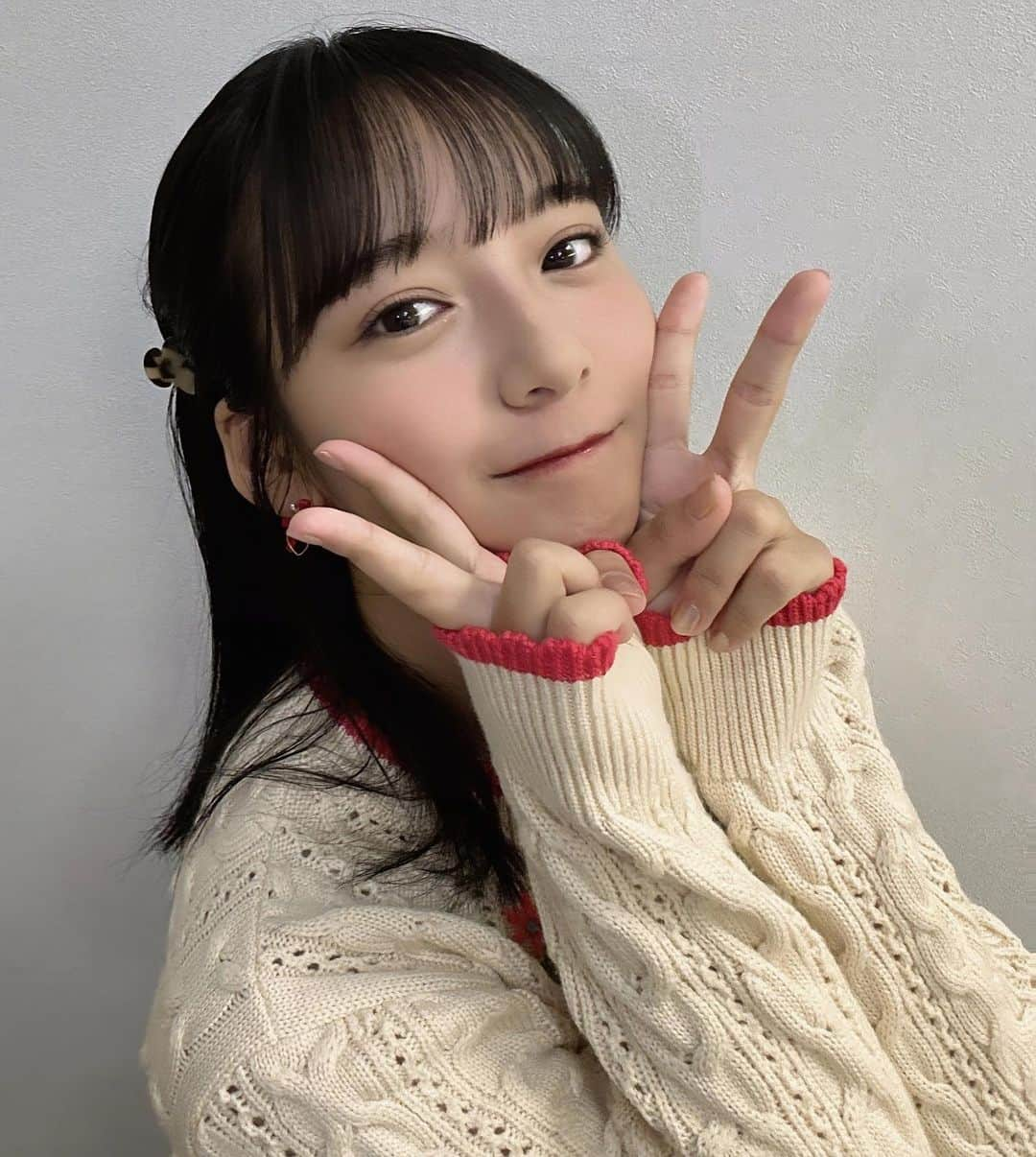 山之内すずさんのインスタグラム写真 - (山之内すずInstagram)「ひるおびの後、TBSから次の収録があるテレ朝まで早歩きで移動したら車移動のメイクさんより早くつきました🏃‍♂️  CM撮影のため爪短くしたよ💅 終わったらすぐネイルする💅」11月13日 18時32分 - suzu____chan