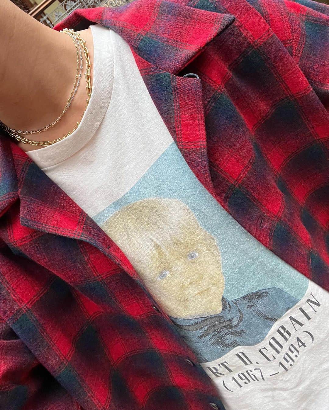 やまとさんのインスタグラム写真 - (やまとInstagram)「Break time ☕️📚  Shirts: @maisonmargiela  T-shirt: Vintage Jeans: @kolorofficial  Sneaker: @rickowensonline」11月13日 18時45分 - com.yamato