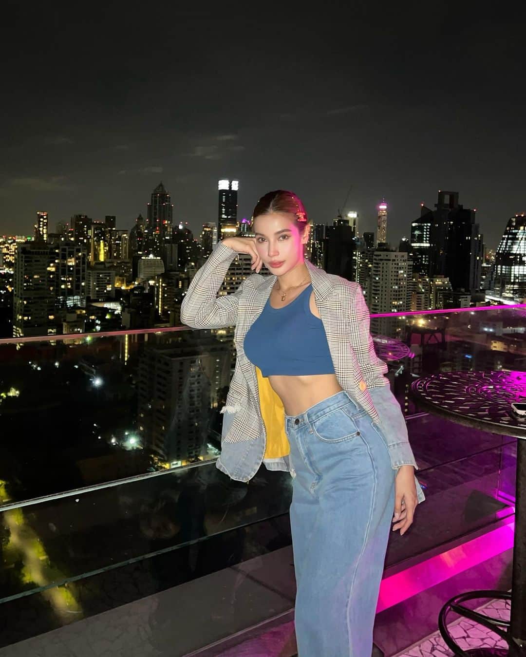 ウィウ＝ワンナロット・ソンティチャイのインスタグラム：「”คิดถึง“ไม่ใช่ประโยคบอกเล่า แต่เป็นประโยคบอกเธอ 👉🏻👈🏻」