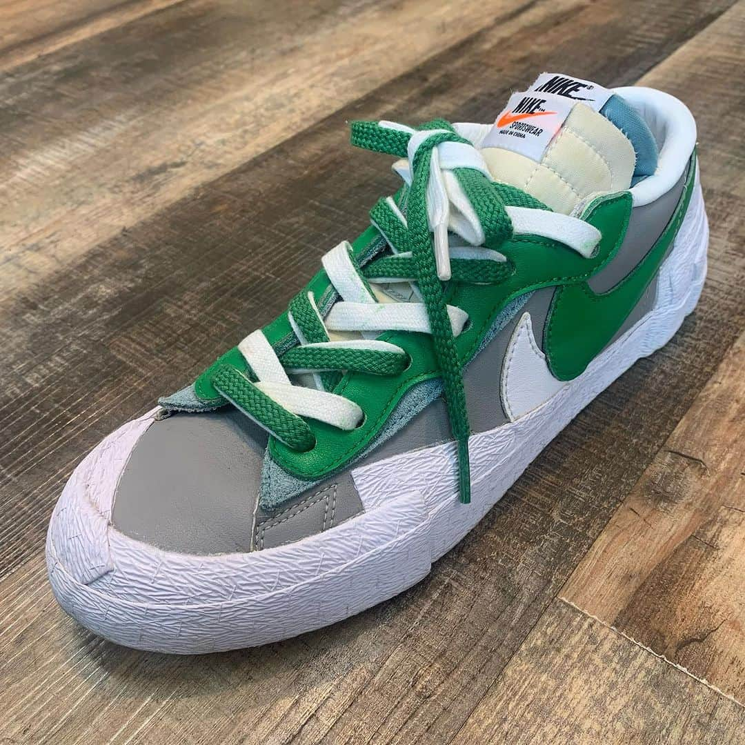 Sneaker At Randomさんのインスタグラム写真 - (Sneaker At RandomInstagram)「NIKE × SACAI BLAZER ライニングカスタム  切りっぱなしの履き口を通常の仕様のようにレザーを用いて加工を行いました。  #sneakeratrandom#スニーカーアトランダム#junkyard#ジャンクヤード#sneaker#スニーカー#スニーカー修理#スニーカーカスタム#市川#本八幡#高円寺#心斎橋#angeluspaint#アンジェラスペイント#arata#アラタ」11月13日 18時54分 - sneaker_at_random