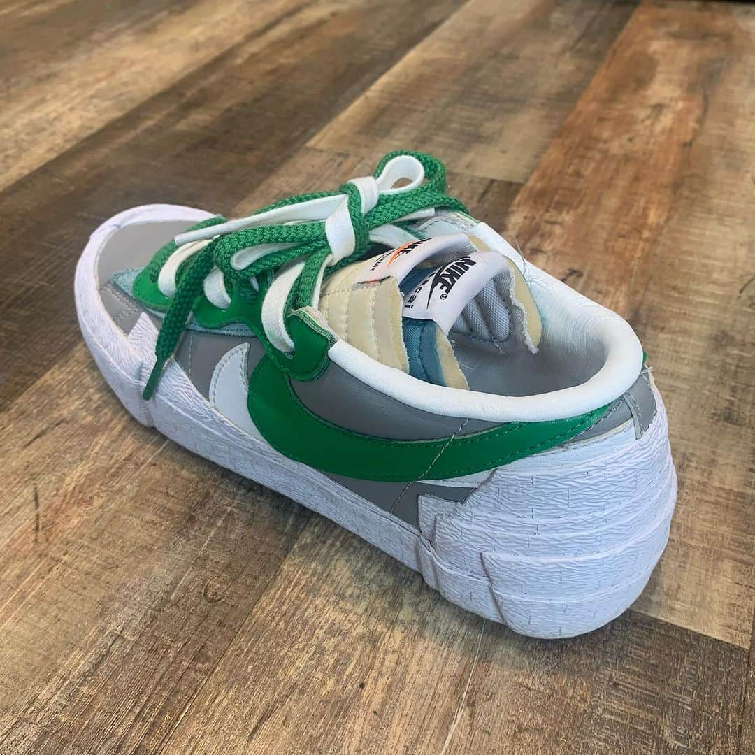 Sneaker At Randomさんのインスタグラム写真 - (Sneaker At RandomInstagram)「NIKE × SACAI BLAZER ライニングカスタム  切りっぱなしの履き口を通常の仕様のようにレザーを用いて加工を行いました。  #sneakeratrandom#スニーカーアトランダム#junkyard#ジャンクヤード#sneaker#スニーカー#スニーカー修理#スニーカーカスタム#市川#本八幡#高円寺#心斎橋#angeluspaint#アンジェラスペイント#arata#アラタ」11月13日 18時54分 - sneaker_at_random