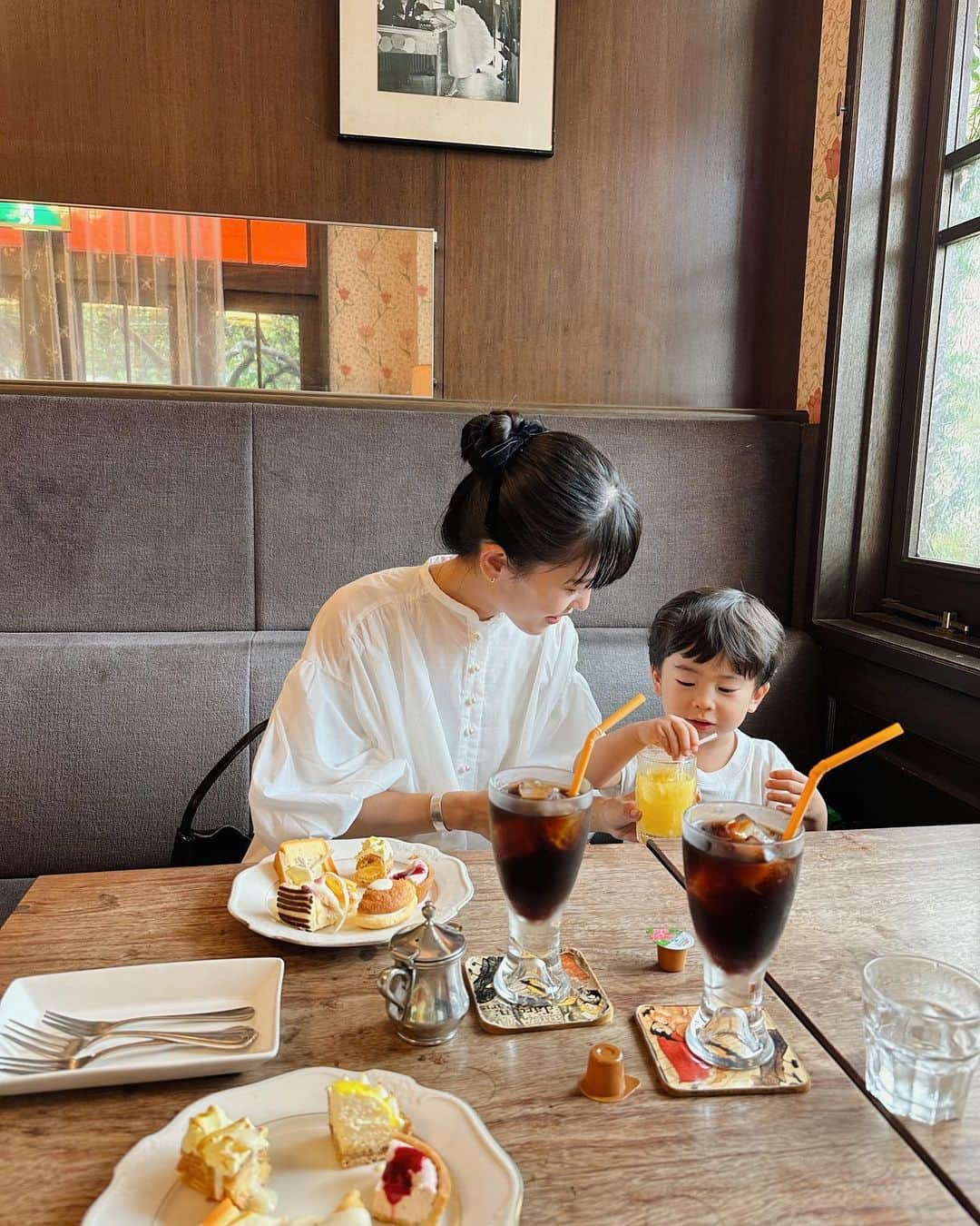 ちょびのインスタグラム：「時差すぎる、この夏の思い出🤍 あぁ〜広島帰りたい欲🍰 広島のカフェもだいすきなところいっぱいなんだよなぁ🫶🏻  #ポワブリエール#ポワブリエール舟入本店#広島カフェ#広島カフェ#広島」