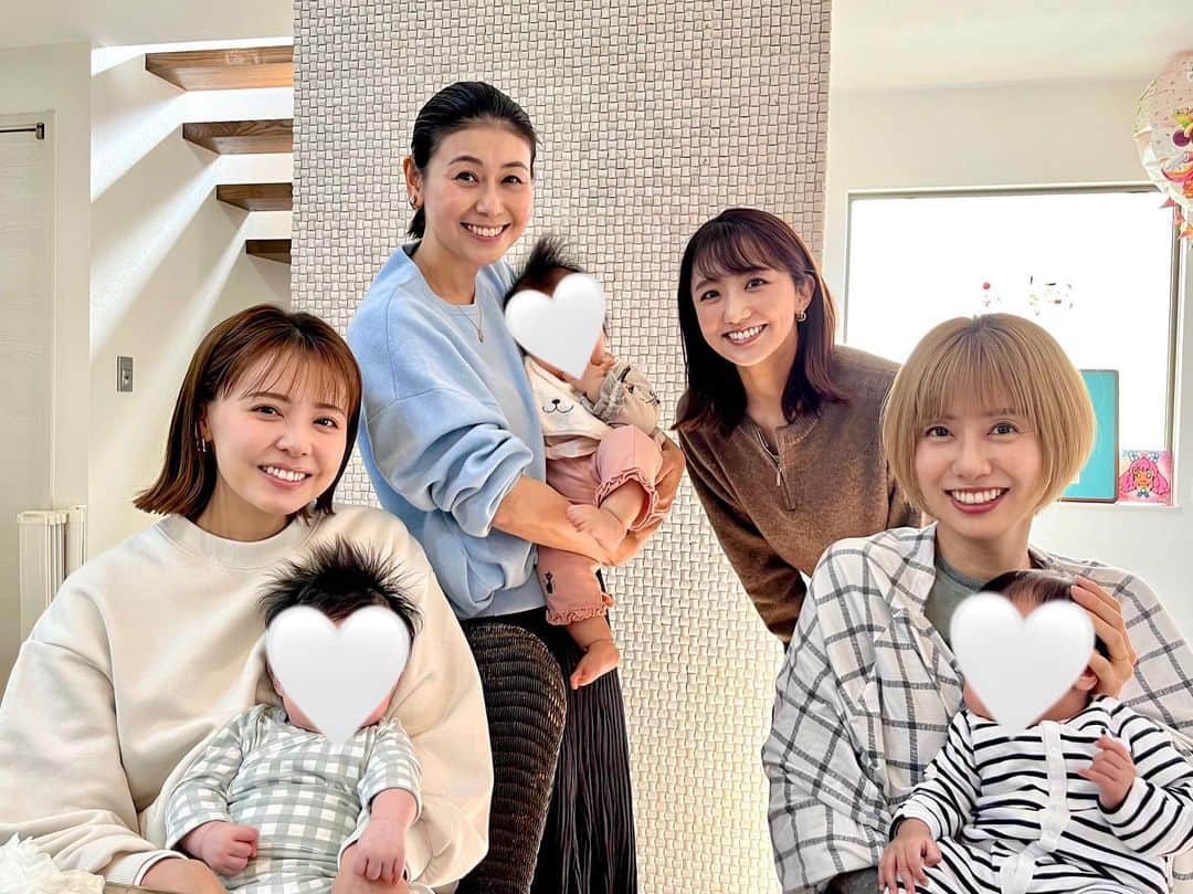 松村未央のインスタグラム：「. 大好きな人たちに会えた日♡ 赤ちゃん可愛すぎました👶🏻  娘は「お世話する！」と意気込んでいて👧🏻 集合写真も娘が撮ってくれました✨  あっという間の時間でした😳 またすぐ会えますように♡  #フジテレビママアナ #山中章子 #山﨑夕貴 #宮澤智 #癒し空間👶🏻」