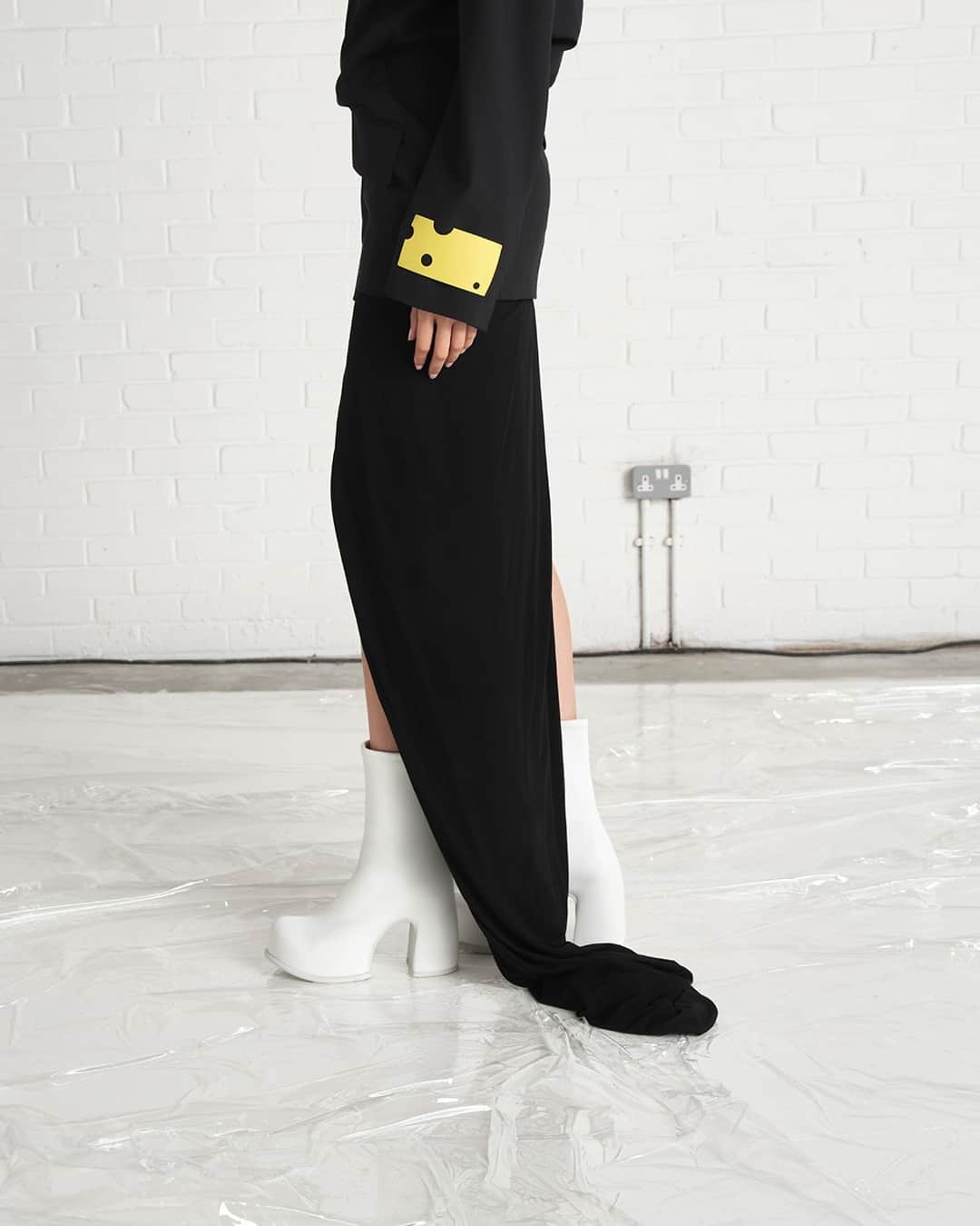 CHARLES & KEITH JAPAN CHARLES & KEITHのインスタグラム：「大胆なピュアWhiteがフューチャリスティックな印象を演出するピクシー プラットフォームアンクルブーツ。⁠ ⁠ Pixie ピクシー プラットフォームアンクルブーツ⁠ (Article No. CK1-91900002)⁠ ⁠ #CharlesKeithFW23⁠ #チャールズアンドキース」