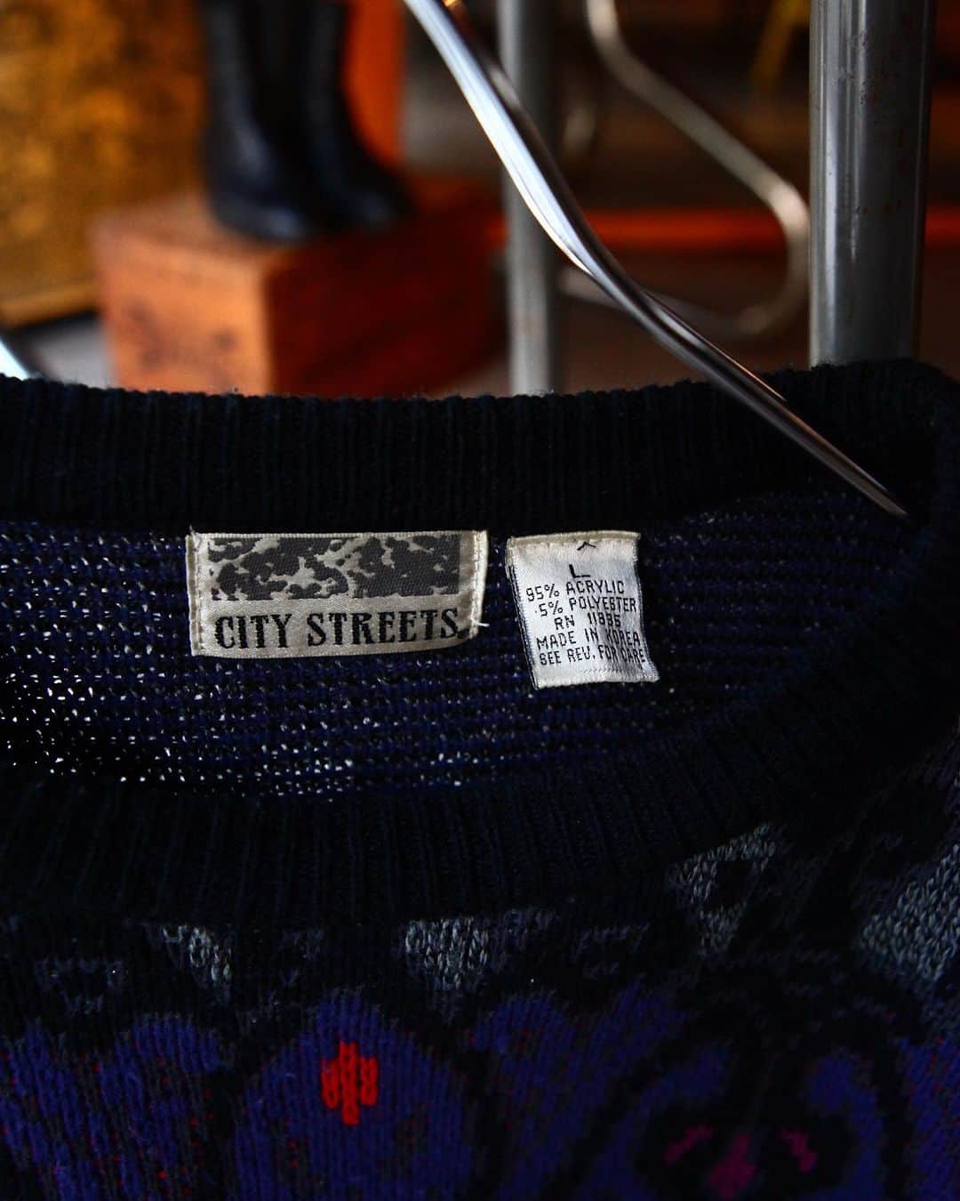 vostokさんのインスタグラム写真 - (vostokInstagram)「CITY STREETS Acrylic Knit Sweater  細かい詳細は https://vostok.base.shop に掲載  #古着#vostok#forsale#vintage#vintagefashion#vintagestyle#usedclothing」11月13日 19時09分 - vostok_1jp