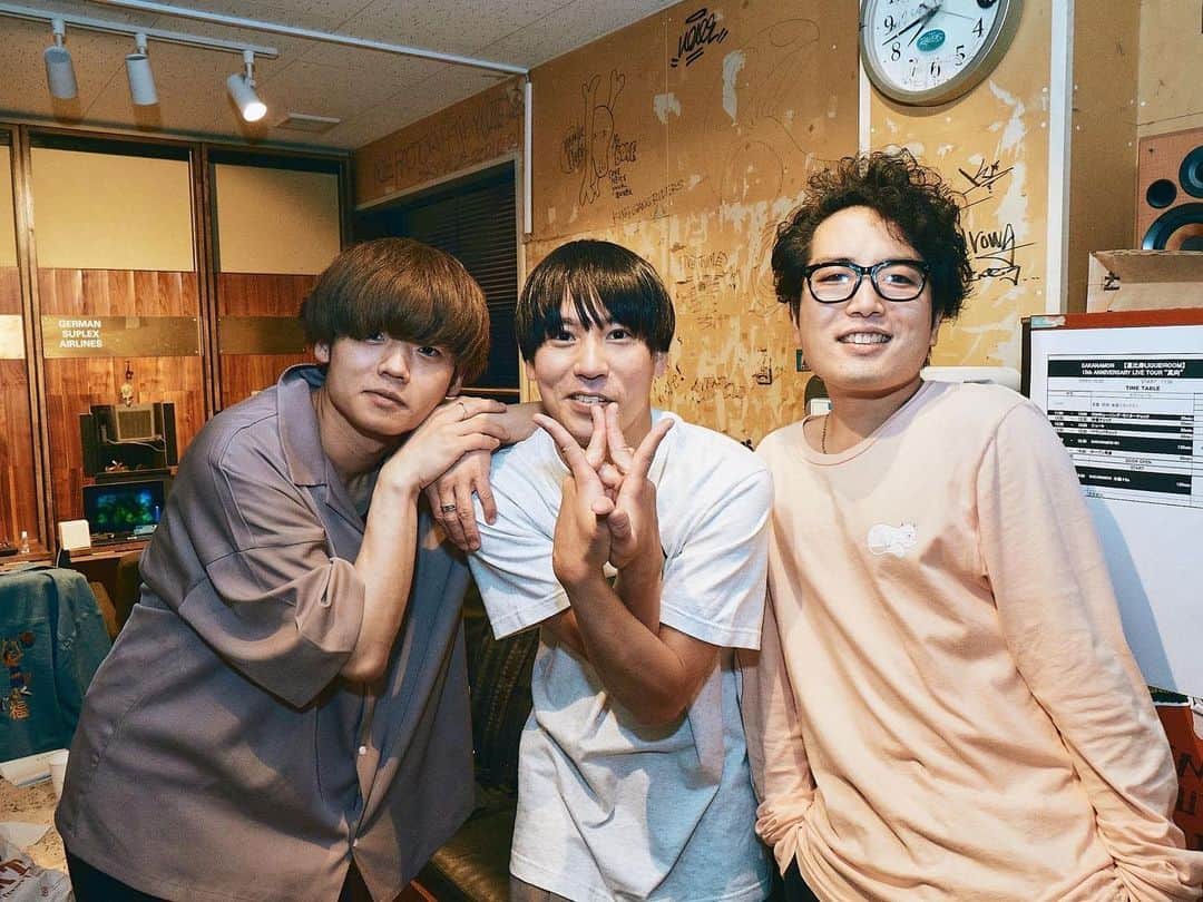 SAKANAMONさんのインスタグラム写真 - (SAKANAMONInstagram)「・  16周年目もSAKANAMONをよろしくお願いします🔥  3/6(水) 「liverally.ep」 💿ご予約はｺﾁﾗ sakanamon.lnk.to/ecshop   「SAKANAMON TOUR 2024 "来ぶらり"」  4/5(金)宮城 仙台LIVE HOUSE enn2nd 4/7(日)北海道 KLUB COUNTER ACTION 4/13(土)福岡 福岡INSA 4/14(日)広島 4.14 4/27(土)京都 MOJO 4/28(日)香川 TOONICE 5/11(土)愛知 池下CLUB UPSET 5/12(日)石川 金沢GOLD CREEK 5/19(日)大阪  LIVE SQUARE 2nd LINE  6/1(土)東京 Spotify O-WEST   🎫チケット 前売り：¥4,500 / 当日：¥5,000   📱モバイルFC会員限定先行 オフィシャルファンクラブ「帰ってきた ザ・サカなもんズ sp.arena.artist-site.jp/sakanamon/ 受付期間：11/11(土)19:30〜12/3(日)23:59 ※モバイル&スマートフォン専用サイトとなりますのでPC/Macからはアクセスできません。  Photo by 酒井ダイスケ   #sakanamon」11月13日 19時35分 - sakanamon_official