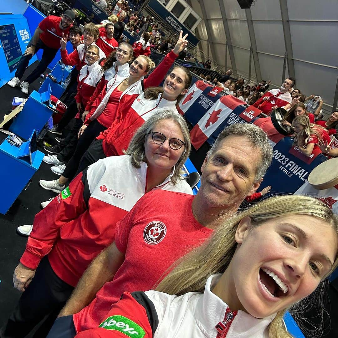 ウージニー・ブシャールさんのインスタグラム写真 - (ウージニー・ブシャールInstagram)「WORLD CHAMPS 🇨🇦❤️  📸 ITF」11月13日 19時37分 - geniebouchard