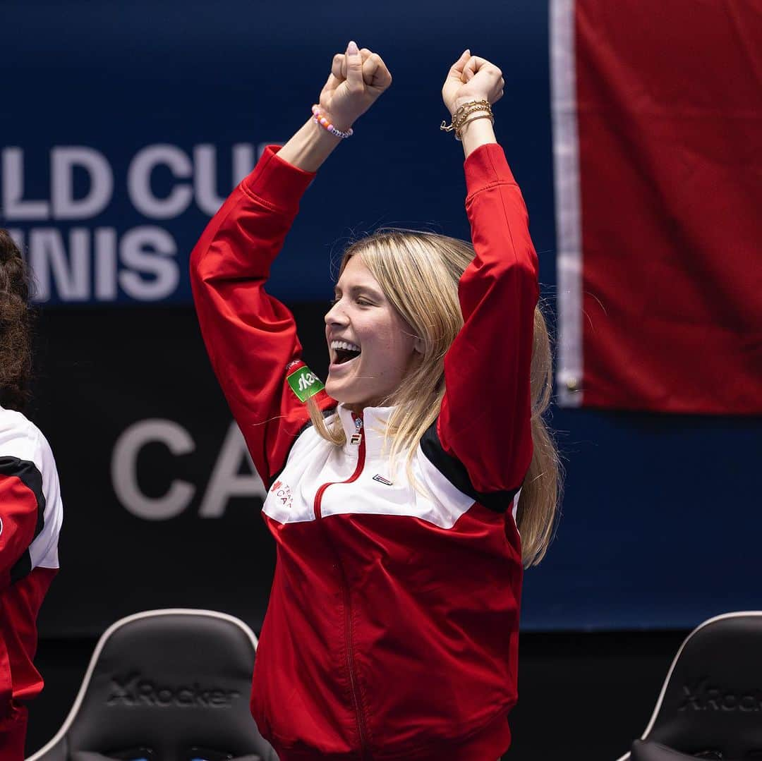 ウージニー・ブシャールさんのインスタグラム写真 - (ウージニー・ブシャールInstagram)「WORLD CHAMPS 🇨🇦❤️  📸 ITF」11月13日 19時37分 - geniebouchard