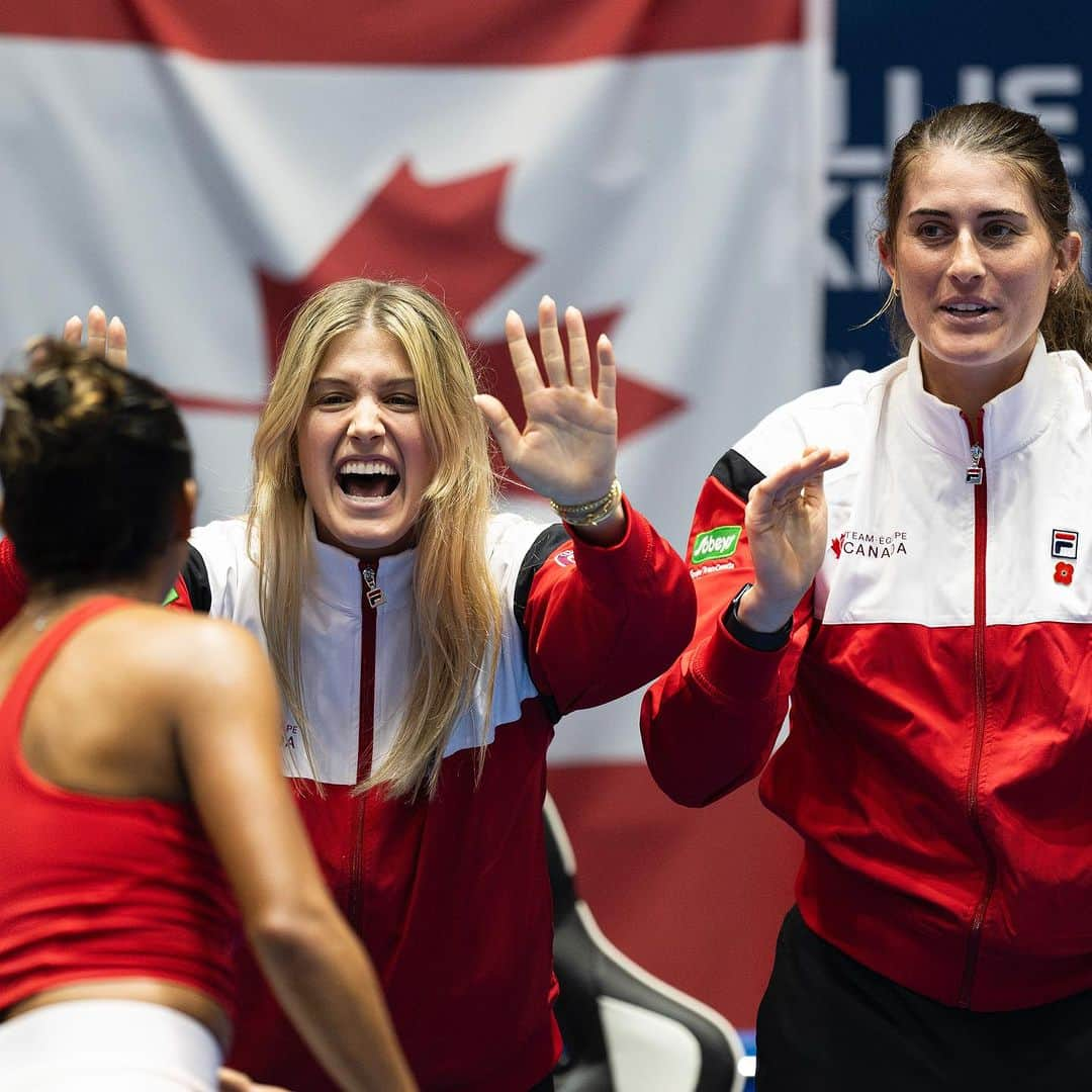 ウージニー・ブシャールさんのインスタグラム写真 - (ウージニー・ブシャールInstagram)「WORLD CHAMPS 🇨🇦❤️  📸 ITF」11月13日 19時37分 - geniebouchard