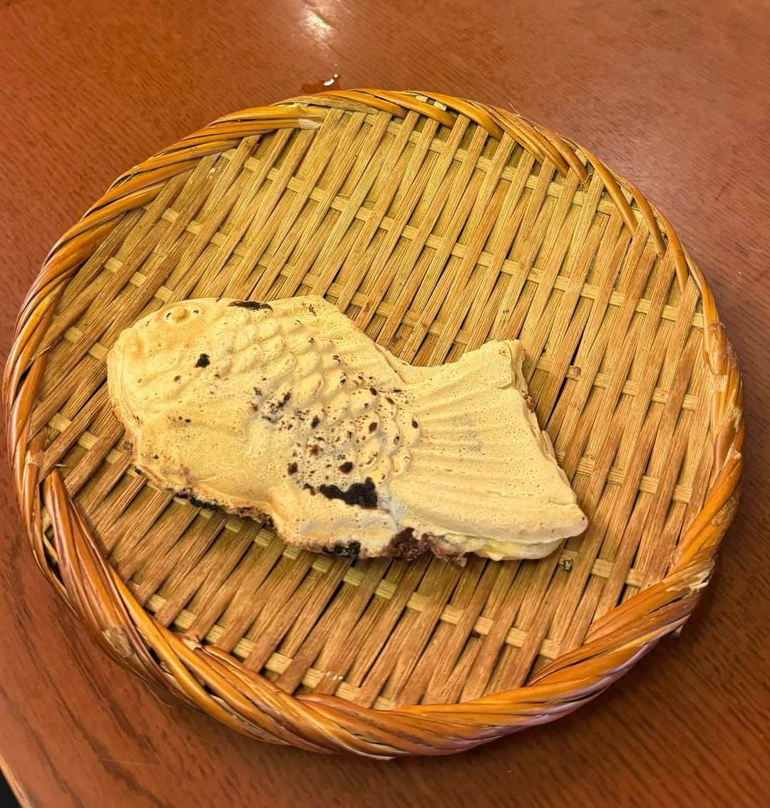 高島礼子さんのインスタグラム写真 - (高島礼子Instagram)「早めのランチ、早めのデザートで 人気のたい焼き屋さんに並ばず入れました😭✨  #たい焼き #浪花家総本店」11月13日 19時49分 - reico.official