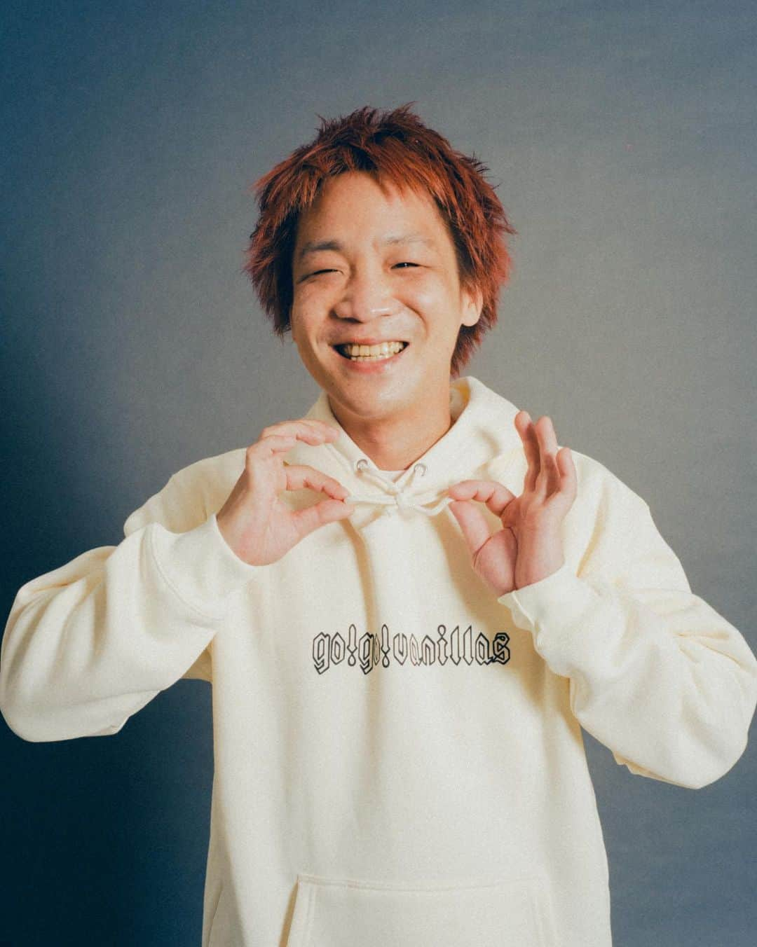 go!go!vanillasのインスタグラム：「【DREAMS TOUR 2023-2024】  グッズ詳細解禁＆受注通販スタート！  「DREAMS HOODIE」  ＜着用サイズ＞ プリティ (NATURAL)：L / (PURPLE)：M 進太郎 (BLACK)：XL セイヤ (RED)：L 牧 (SMOCKY GREEN)：XL 女性モデル［159cm］(NATURAL)：L / (PURPLE)：M  📸 Photo by renzo masuda @renzo1101」