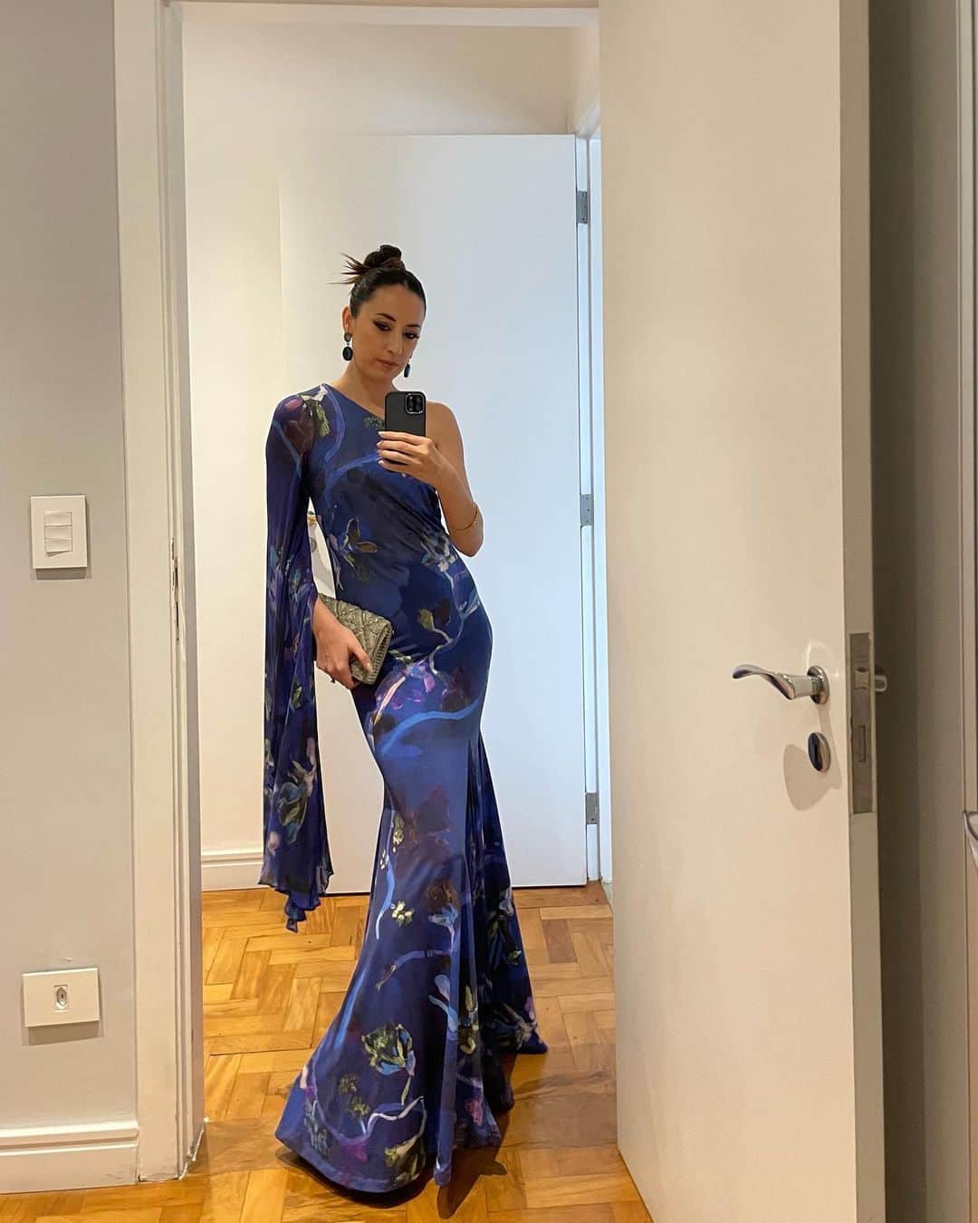 太田エイミーのインスタグラム：「Wearable art. Love discovering Brazilian designers. @kikasimonsen」