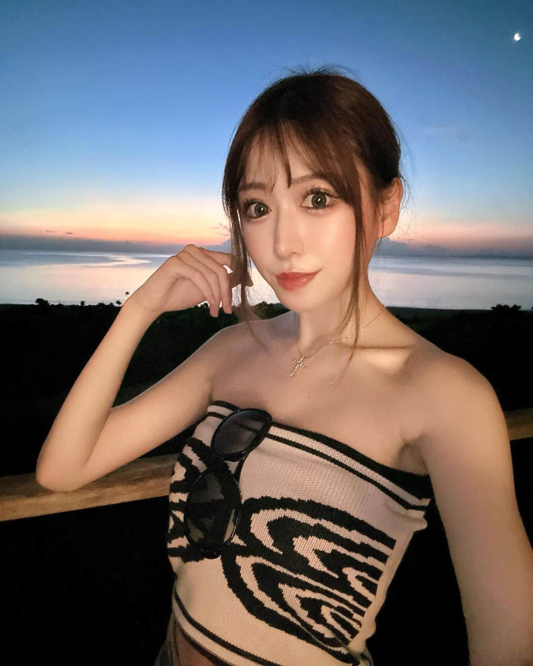 𝐀𝐦𝐢のインスタグラム：「🌙🌊🌅  #キャバ嬢#キャバクラ#キャバ#キャバクラ嬢#美人茶屋#美人茶屋上野#上野#新宿#歌舞伎町#六本木#銀座#御徒町#上野広小路#湯島#浅草#東京#tokyo#東京観光#japan#トレーニング女子#筋トレ#飲み好きな人と繋がりたい#沖縄#沖縄旅行#星のや沖縄#星のや」