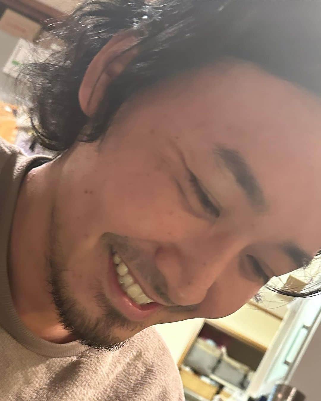 長澤奈央のインスタグラム：「急に寒くなりましたね。 寒かった先日、夜ご飯はお鍋だと聞いて、山本康平くんのお宅へお邪魔して来ました🍲 美味しくて楽しく良き時間でした。 #ハリケンジャー  #mybestfriend」
