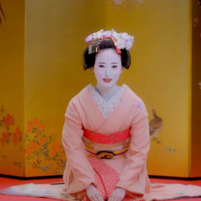 華雪りらさんのインスタグラム写真 - (華雪りらInstagram)「.⁡ 舞妓さん役をさせて頂きました😊✨⁡ ⁡⁡ ⁡VS PARKの京都イオンモール店が12月14日にオープンします❣️⁡ ⁡皆さまも是非遊びに行ってはっちゃけてきて下さい🤭💕⁡⁡ ⁡CMは京都、大阪、滋賀で放送されます︎^^ ⁡⁡⁡ ⁡ ⁡⁡ #VSPARK⁡ ⁡ #CM ⁡@vspark_official」11月13日 19時51分 - hanayuki_rira