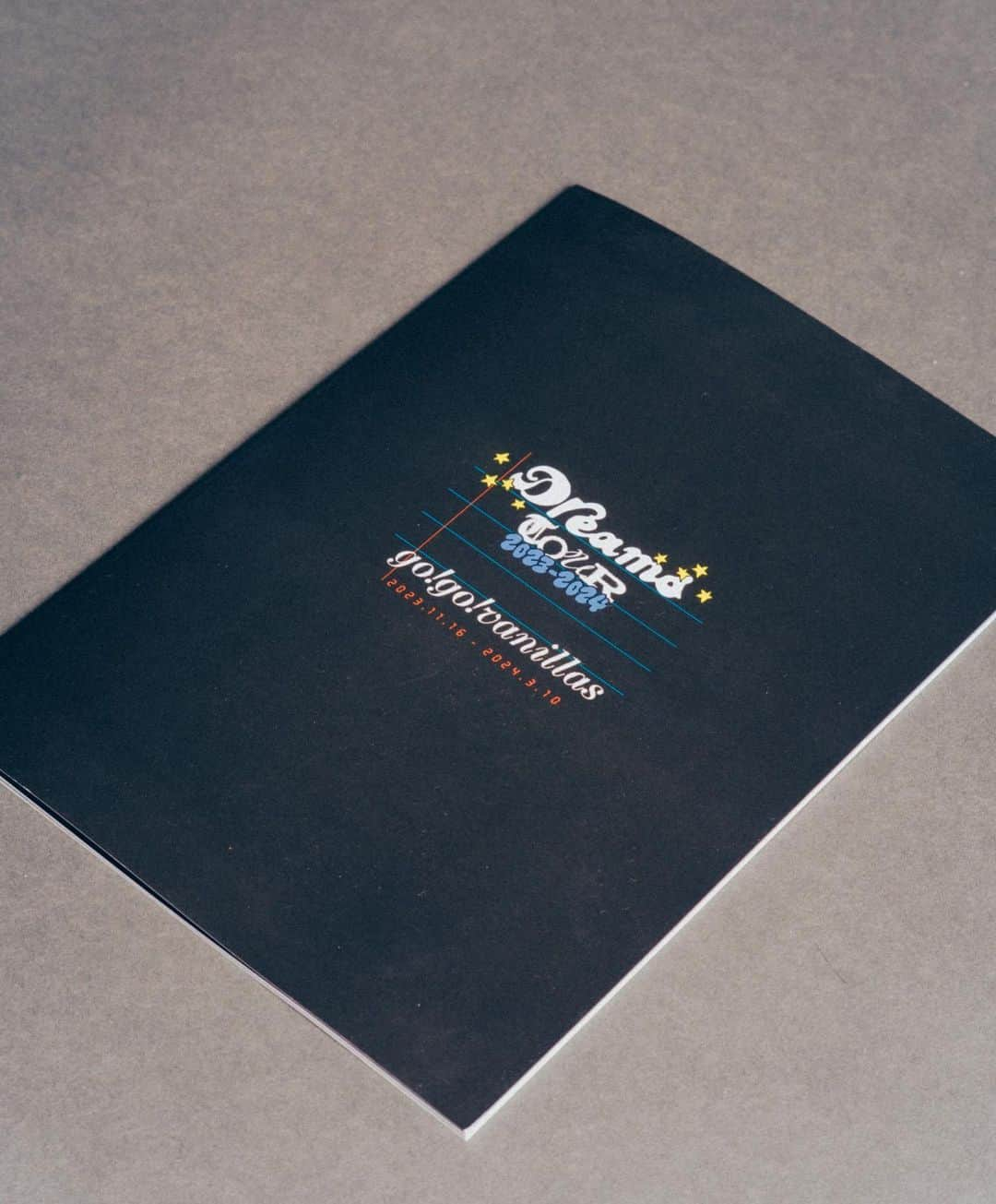 go!go!vanillasのインスタグラム：「【DREAMS TOUR 2023-2024】  グッズ詳細解禁＆受注通販スタート！  ＜DREAMS TOUR BOOK＞ Creative Director : Rei Sakai @________rei Art Director / Designer : Isana Wada @isanawada Photographer : Kizen @kizennn Assistant Camera : Masato Otusbo @otsubo_photo_m Hair & Makeup : Takeru Urushibara @umeboooy Prop Stylist : Yuusuke Ishii @yuuu_rinchiii_ Illustrator (comic) : Yok's worthless comics @yokswc  📸 Photo by renzo masuda @renzo1101」