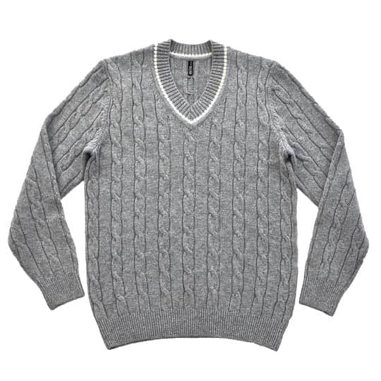 干場義雅さんのインスタグラム写真 - (干場義雅Instagram)「【大人気のチルデンニットにウール100％バージョンが登場‼️】素材は、南オーストラリアのビクトリア州・ジーロン市に生息する生後6か月の子羊の毛糸“ジーロンラム”を使用。ジーロンラムは、繊維長が細く柔らかでありながら、編み立てるとスポンジのような弾力性のある風合いが特徴です。色は写真のブラックの他、グレー、ベージュもあります。トレンタセッタンタの商品はご自宅でイージーケアが出来るようにウォッシャブル対応の糸を使用しています。数に限りがありますので欲しい方はお早めに！キャメルも欲しくなってきた😆  ニット4万2900円／30/70（MINIMAL WARDROBE https://minimalwardrobe.jp）  @minimalwardrobe_official  @trentasettanta  #3070 @yoshimasa_hoshiba  #yoshimasahoshiba  #干場義雅  @forzastyle #forzastyle」11月13日 20時00分 - yoshimasa_hoshiba