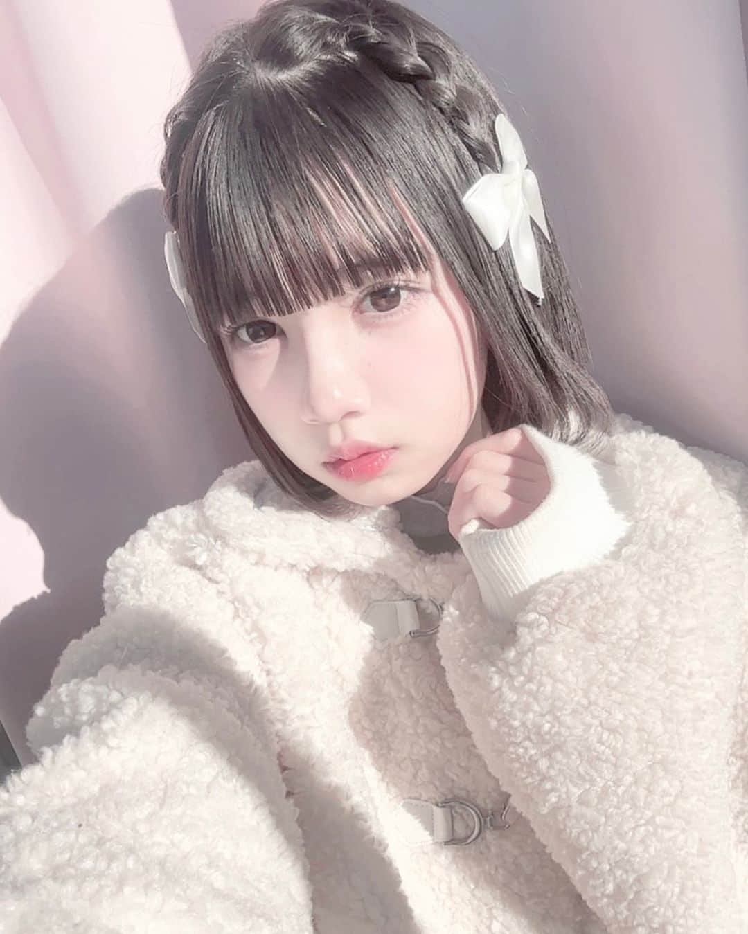 伊藤沙音のインスタグラム：「🧁🐰  かわいがられて当然って感じで生きていく🎶   #伊藤沙音 #nicola #ニコモ #ニコラ12月号発売中  #コレサワ #人生」