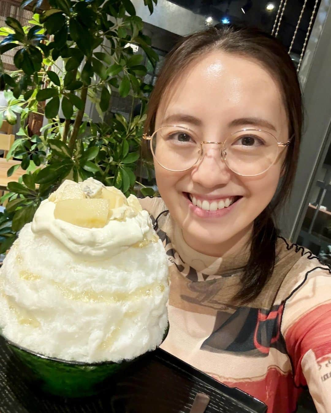 沢井美優のインスタグラム：「一年中かき氷日和です🍧  #沢井はかき氷です #🍧  #かき氷 #かき氷大好き  #かき氷は人を幸せにする #🧡　 　 #笑顔溢れる毎日を  #明日もきっと素敵な一日 #🍀」