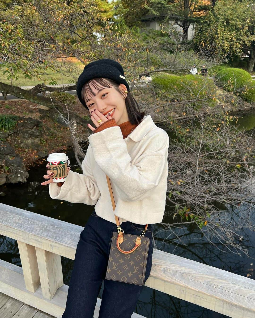 まるさんのインスタグラム写真 - (まるInstagram)「ㅤ 最近新宿御苑好きすぎてめっちゃ行ってる🍂 ここほんとに癒されるんだよなぁ〜🫶🏻 公園コーデやからカジュアルコーデにしたよ😚  モールニットは @hinari_official の新作🥰 ( 11/24 new release♡) カジュアルなデザインながらもニットで女の子らしさと 秋冬っぽさをプラス🧶✌️♡ ㅤ オレンジのタートル差し色に合わせたら めちゃ可愛かった〜🍊お気に入り ㅤ #hinari #hinari_code #153cmコーデ #低身長コーデ」11月13日 20時09分 - marumaru1530